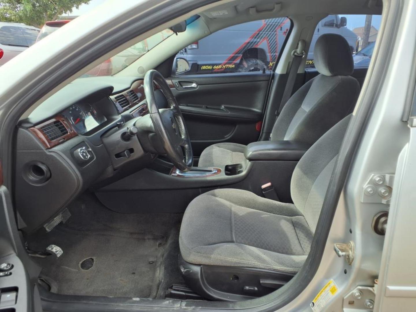 2011 Silver Ice Metallic Chevrolet Impala LT Fleet (2G1WG5EK7B1) with an 3.5L 3.5L Flex Fuel V6 211hp 216ft. lbs. Fuel Injected engine, 4-Speed Automatic transmission, located at 1401 N. Hobart, Pampa, TX, 79065, (806) 665-9872, 35.549953, -100.975098 - Photo#11