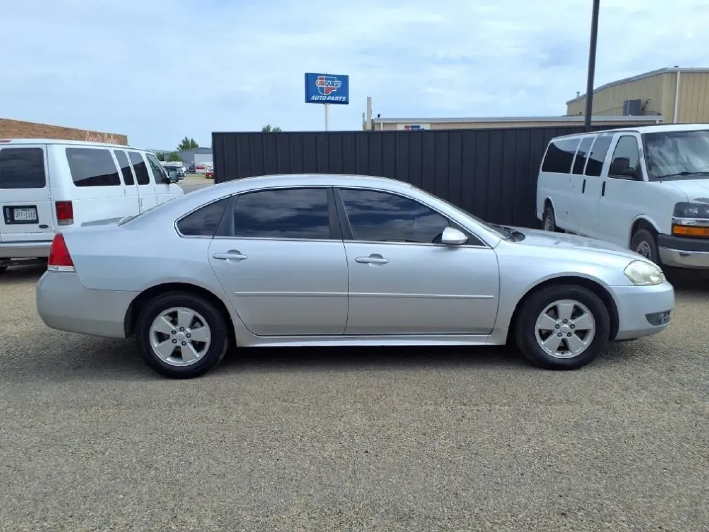 2011 Silver Ice Metallic Chevrolet Impala LT (2G1WG5EK7B1) with an Other engine, Automatic transmission, located at 1401 N. Hobart, Pampa, TX, 79065, (806) 665-9872, 35.549953, -100.975098 - **Drive into Your Future with the 2011 Chevrolet Impala LT - Perfect for Families and Commuters!**<br /> <br /> If you're searching for a reliable sedan that effortlessly balances comfort, style, and functionality, look no further than the 2011 Chevrolet Impala LT available at Xtra Auto Center! Loca - Photo#2