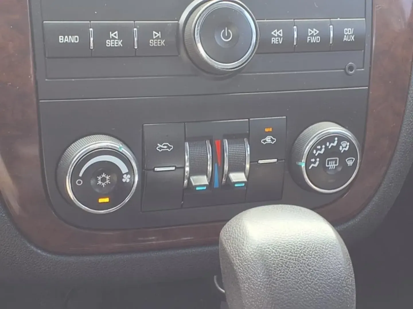 2011 Silver Ice Metallic Chevrolet Impala LT (2G1WG5EK7B1) with an Other engine, Automatic transmission, located at 1401 N. Hobart, Pampa, TX, 79065, (806) 665-9872, 35.549953, -100.975098 - **Drive into Your Future with the 2011 Chevrolet Impala LT - Perfect for Families and Commuters!**<br /> <br /> If you're searching for a reliable sedan that effortlessly balances comfort, style, and functionality, look no further than the 2011 Chevrolet Impala LT available at Xtra Auto Center! Loca - Photo#6