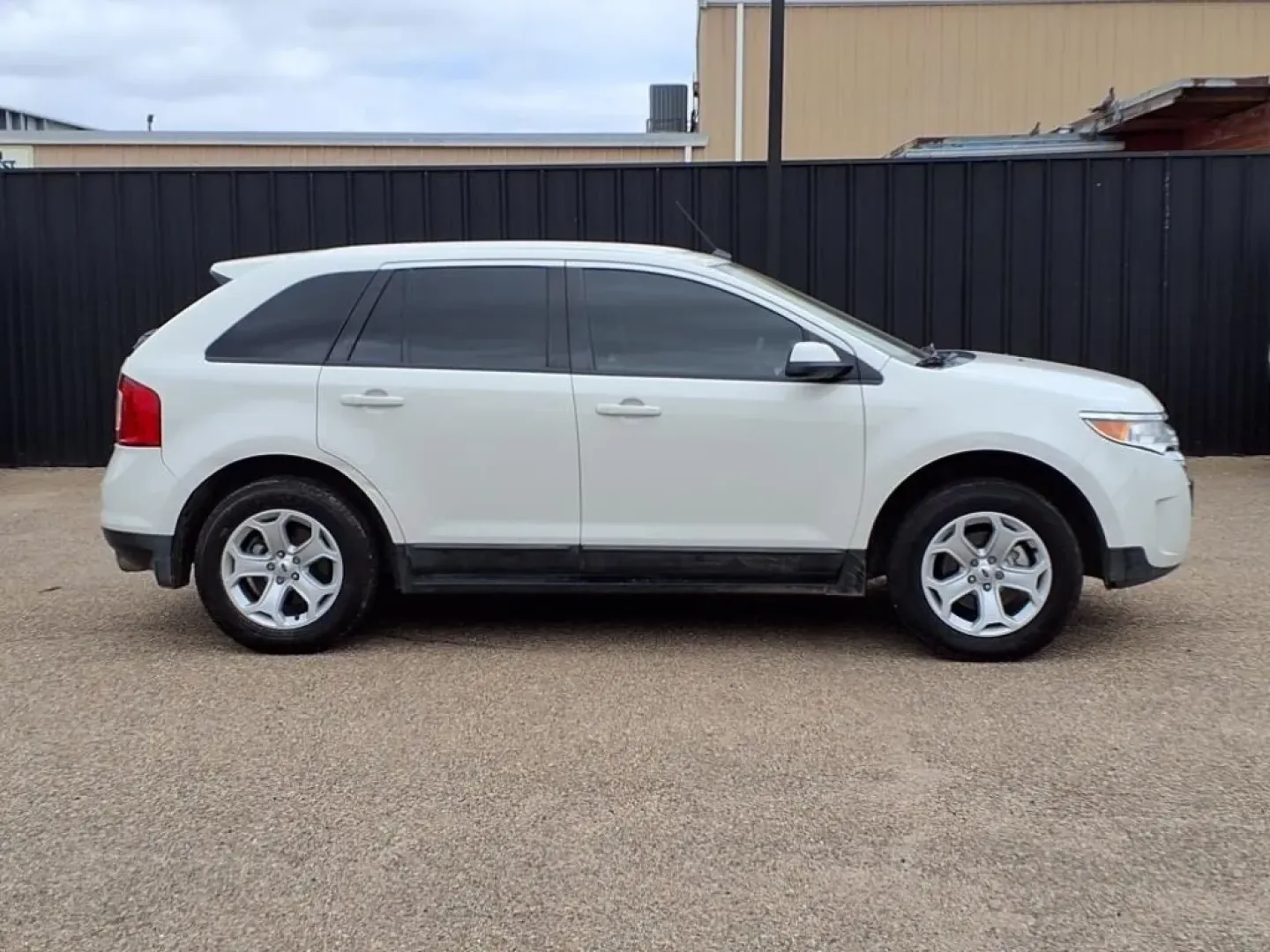 2012 White Suede Ford Edge SEL FWD (2FMDK3J91CB) with an Other engine, Automatic transmission, located at 1401 N. Hobart, Pampa, TX, 79065, (806) 665-9872, 35.549953, -100.975098 - **Unleash Your Adventures with the 2012 Ford Edge SEL FWD!** <br /> <br /> Are you ready to elevate your lifestyle with a versatile SUV that's perfect for weekend getaways, family road trips, or your daily commute? Look no further! The 2012 Ford Edge SEL FWD, available at Xtra Auto Center in Pampa, - Photo#2