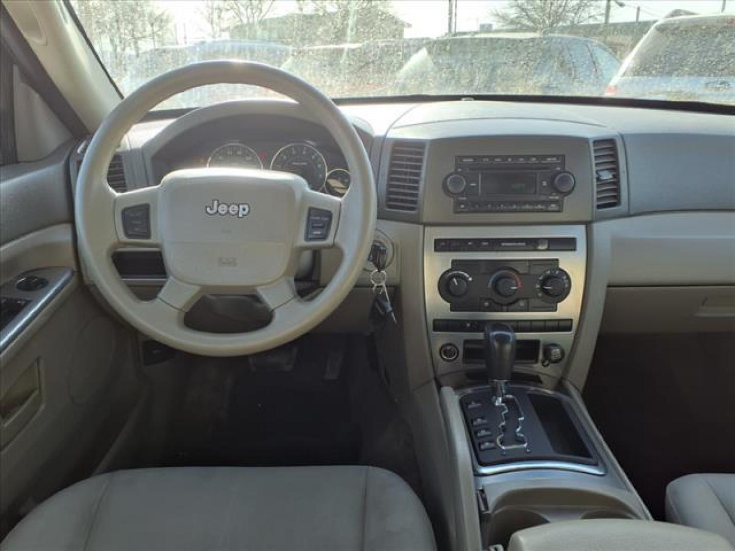 2006 Black Clearcoat Px8 Jeep Grand Cherokee Laredo (1J4HS48N66C) with an 4.7L 4.7L V8 SOHC 16V FI Engine Fuel Injected engine, 5-Speed Automatic transmission, located at 1401 N. Hobart, Pampa, TX, 79065, (806) 665-9872, 35.549953, -100.975098 - Photo#10