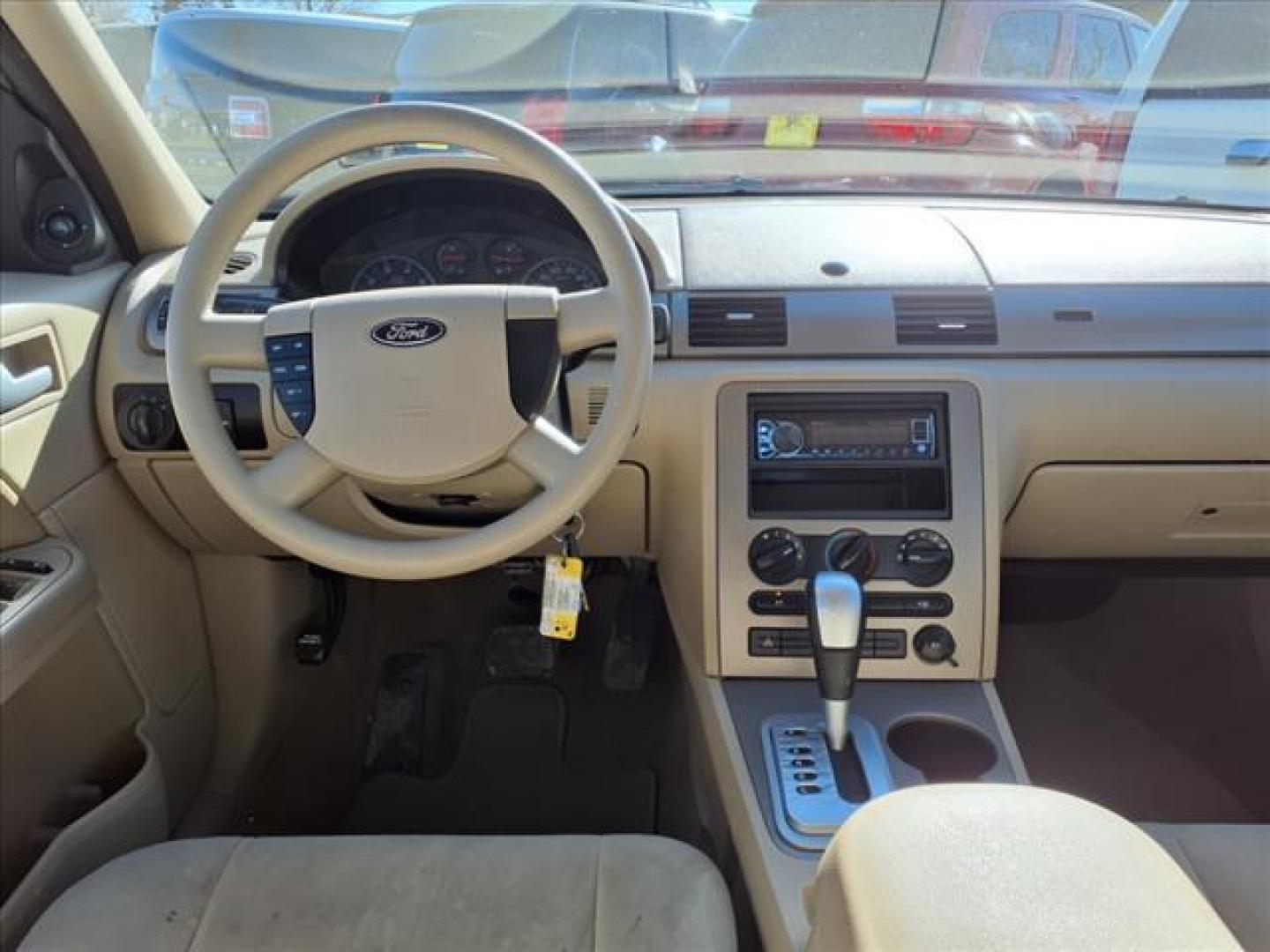 2006 Pueblo Gold Clearcoat Metallic G3 Ford Five Hundred SE (1FAFP23166G) with an 3.0L 3.0L V6 203hp 207ft. lbs. Fuel Injected engine, CVT transmission, located at 1401 N. Hobart, Pampa, TX, 79065, (806) 665-9872, 35.549953, -100.975098 - Photo#9