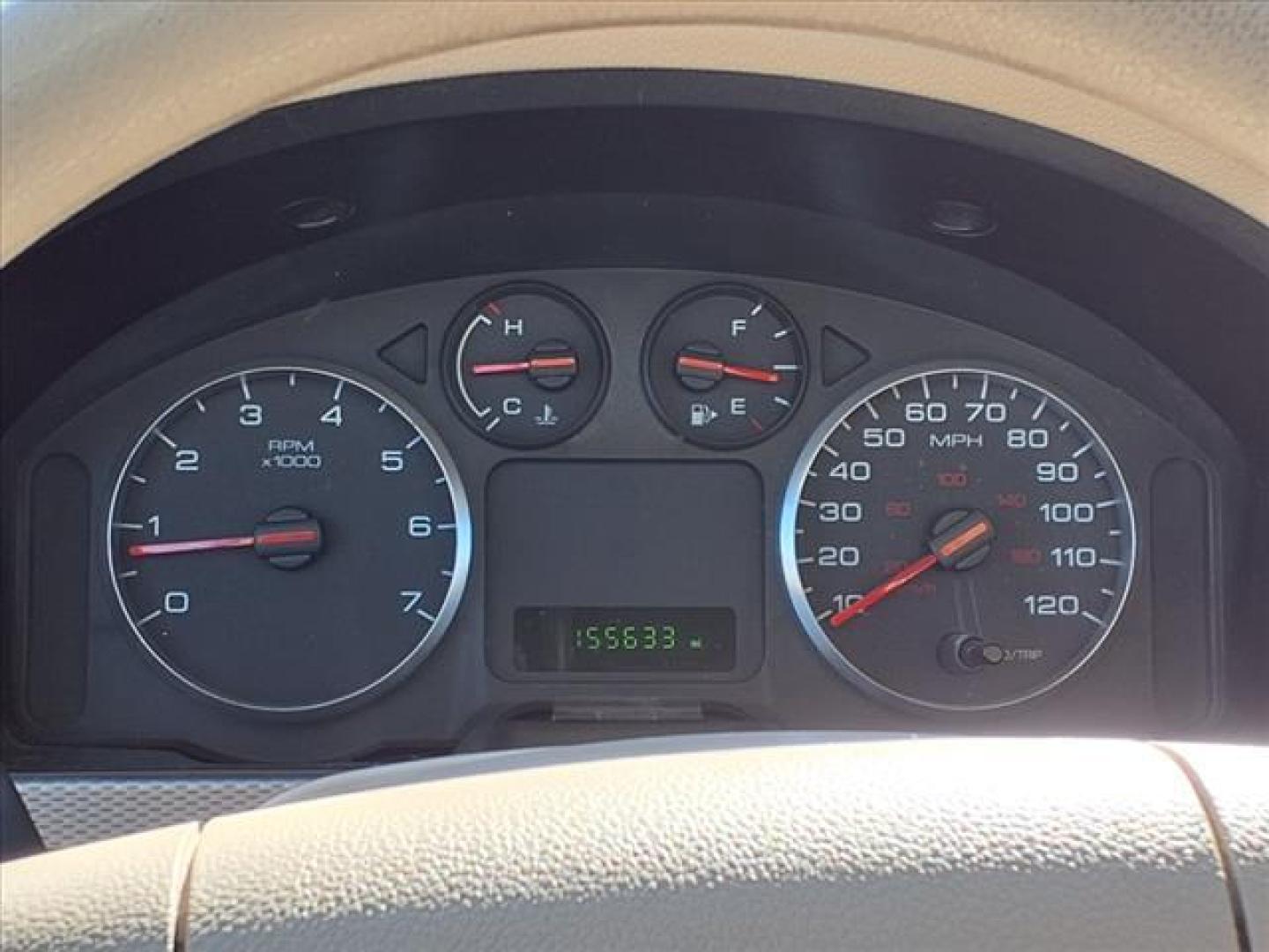 2006 Pueblo Gold Clearcoat Metallic G3 Ford Five Hundred SE (1FAFP23166G) with an 3.0L 3.0L V6 203hp 207ft. lbs. Fuel Injected engine, CVT transmission, located at 1401 N. Hobart, Pampa, TX, 79065, (806) 665-9872, 35.549953, -100.975098 - Photo#8