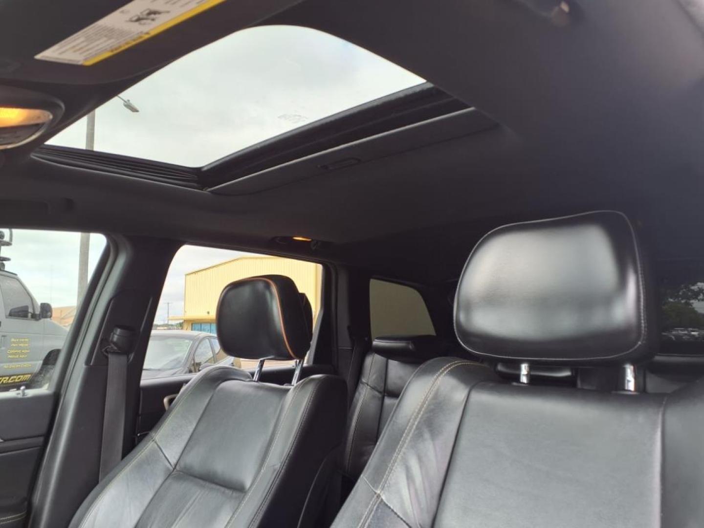2014 Billet Silver Metallic Clear Coat Jeep Grand Cherokee Limited (1C4RJEBG2EC) with an 3.6L 3.6L V6 290hp 260ft. lbs. Sequential Multiport Fuel Injection engine, 8-Speed Shiftable Automatic transmission, located at 1401 N. Hobart, Pampa, TX, 79065, (806) 665-9872, 35.549953, -100.975098 - Photo#5
