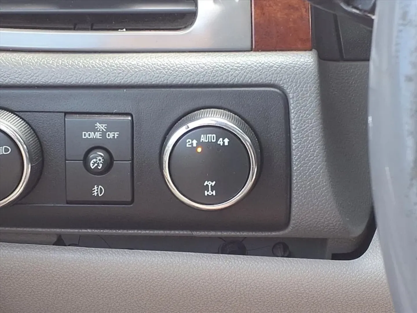 2012 Steel Gray Metallic GMC Yukon SLT1 4WD (1GKS2CE00CR) with an Other engine, Automatic transmission, located at 1401 N. Hobart, Pampa, TX, 79065, (806) 665-9872, 35.549953, -100.975098 - **Experience Adventure and Family Comfort with the 2012 GMC Yukon SLT1 4WD!**<br /> <br /> Are you in search of a versatile vehicle that perfectly balances family needs and outdoor adventures? Look no further than the 2012 GMC Yukon SLT1 4WD, available now at Xtra Auto Center in Pampa, TX. With ampl - Photo#10