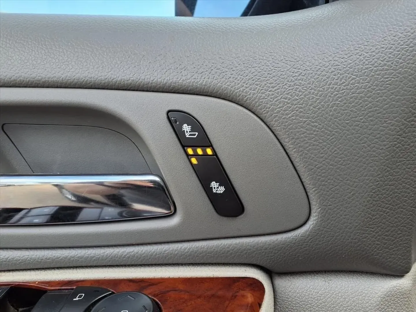 2012 Steel Gray Metallic GMC Yukon SLT1 4WD (1GKS2CE00CR) with an Other engine, Automatic transmission, located at 1401 N. Hobart, Pampa, TX, 79065, (806) 665-9872, 35.549953, -100.975098 - **Experience Adventure and Family Comfort with the 2012 GMC Yukon SLT1 4WD!**<br /> <br /> Are you in search of a versatile vehicle that perfectly balances family needs and outdoor adventures? Look no further than the 2012 GMC Yukon SLT1 4WD, available now at Xtra Auto Center in Pampa, TX. With ampl - Photo#8