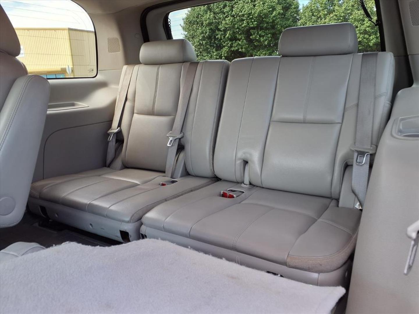 2012 Steel Gray Metallic GMC Yukon SLT (1GKS2CE00CR) with an 5.3L Vortec Aluminum Block 5.3L Flex Fuel V8 320hp 335ft. lbs. Sequential-Port F.I. engine, 6-Speed Shiftable Automatic transmission, located at 1401 N. Hobart, Pampa, TX, 79065, (806) 665-9872, 35.549953, -100.975098 - Photo#15