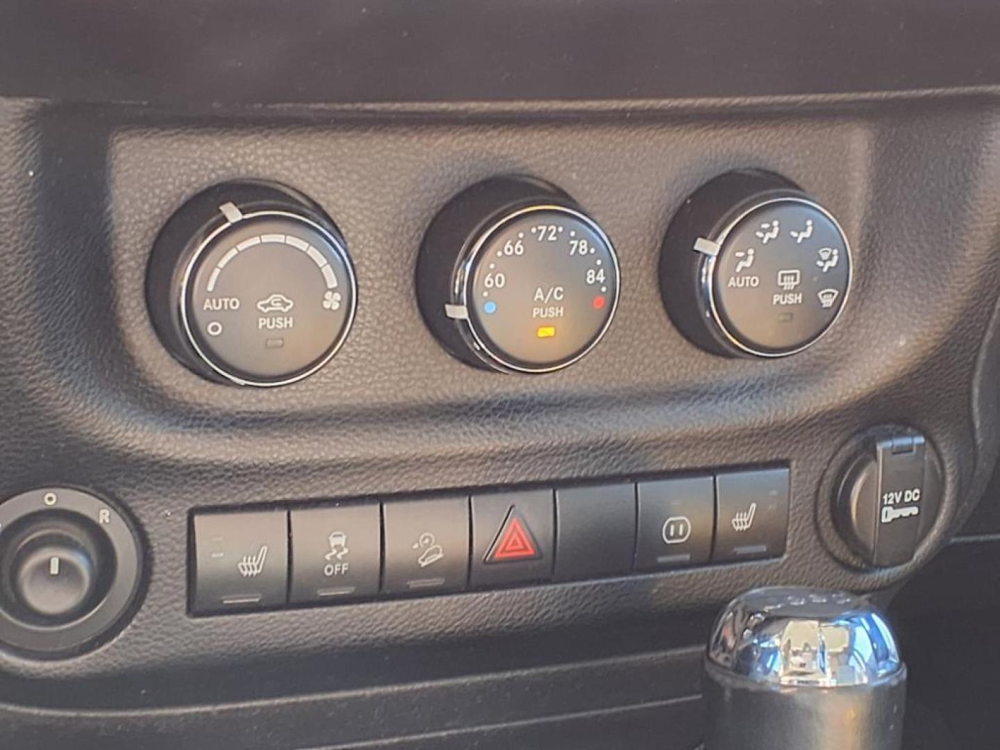 2011 Black Clear Coat Px8 Jeep Wrangler Unlimited Rubicon (1J4HA6H19BL) with an 3.8L 3.8L V6 202hp 237ft. lbs. Sequential Multiport Fuel Injection engine, 4-Speed Automatic transmission, located at 1401 N. Hobart, Pampa, TX, 79065, (806) 665-9872, 35.549953, -100.975098 - Photo#6