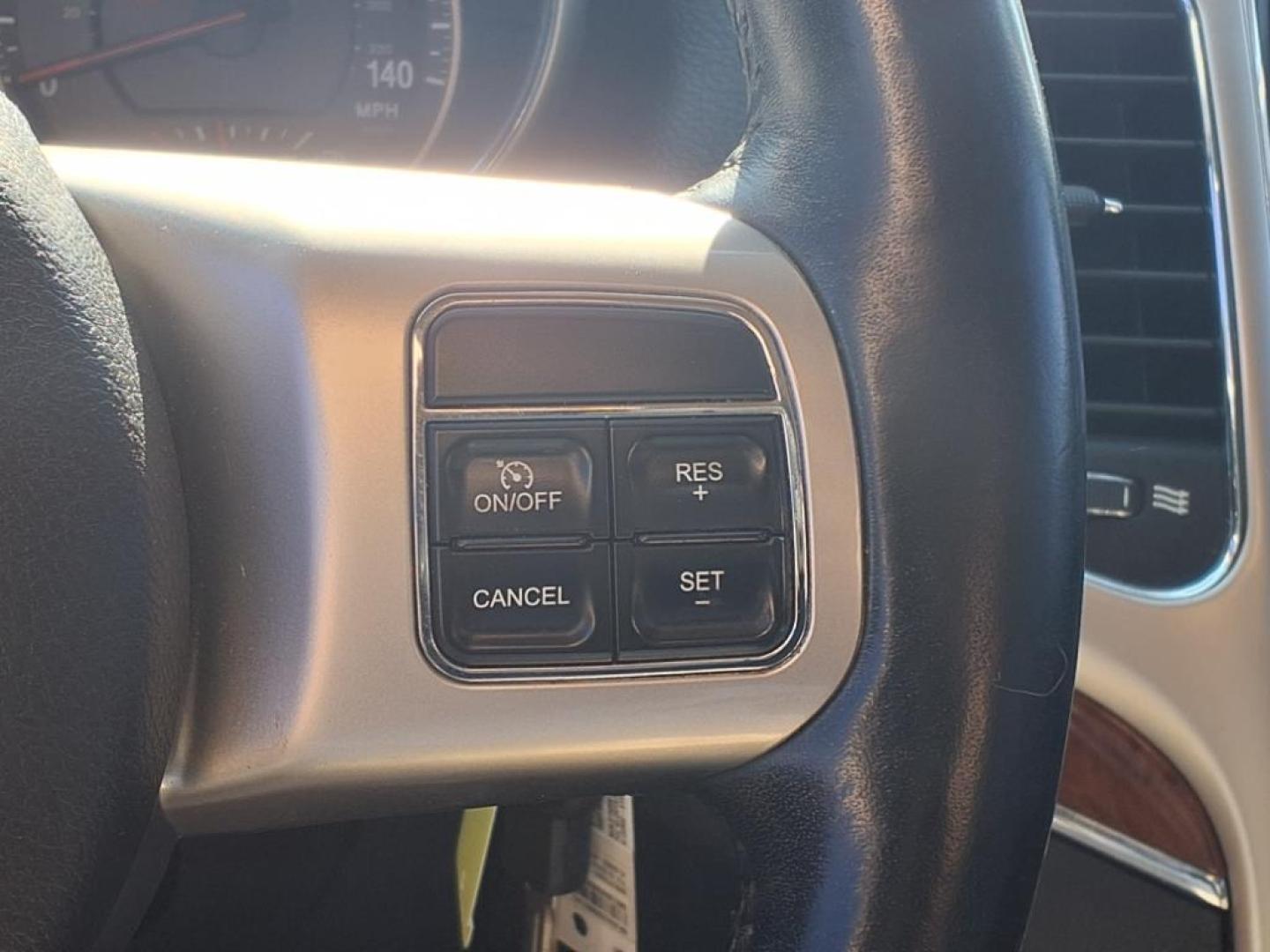 2011 Bright Silver Metallic Clear Coat Jeep Grand Cherokee Limited (1J4RR5GT4BC) with an 5.7L HEMI 5.7L V8 360hp 390ft. lbs. Sequential Multiport Fuel Injection engine, 5-Speed Automatic transmission, located at 1401 N. Hobart, Pampa, TX, 79065, (806) 665-9872, 35.549953, -100.975098 - Photo#8