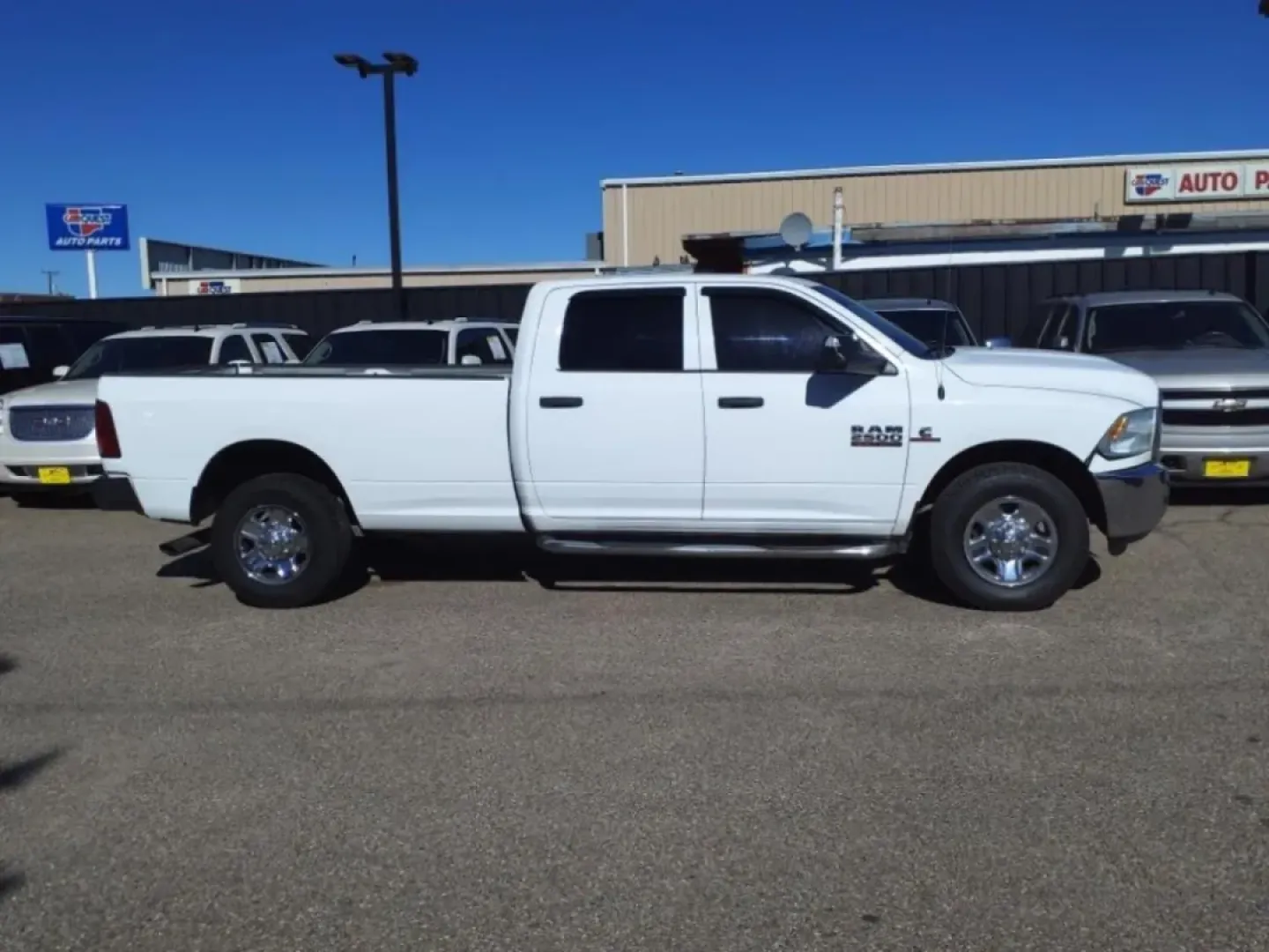 2014 Bright White Clear Coat Pw7 Ram 2500 ST Crew Cab LWB 2WD (3C6UR4HL5EG) with an Other engine, Automatic transmission, located at 1401 N. Hobart, Pampa, TX, 79065, (806) 665-9872, 35.549953, -100.975098 - **Explore the Open Road with This 2014 Ram 2500 Crew Cab Pickup at Xtra Auto Center**<br /> <br /> Are you ready to elevate your adventures and tackle tough jobs with confidence? The 2014 Ram 2500 Crew Cab Pickup is the ultimate companion for those who thrive on exploring the great outdoors or need - Photo#2