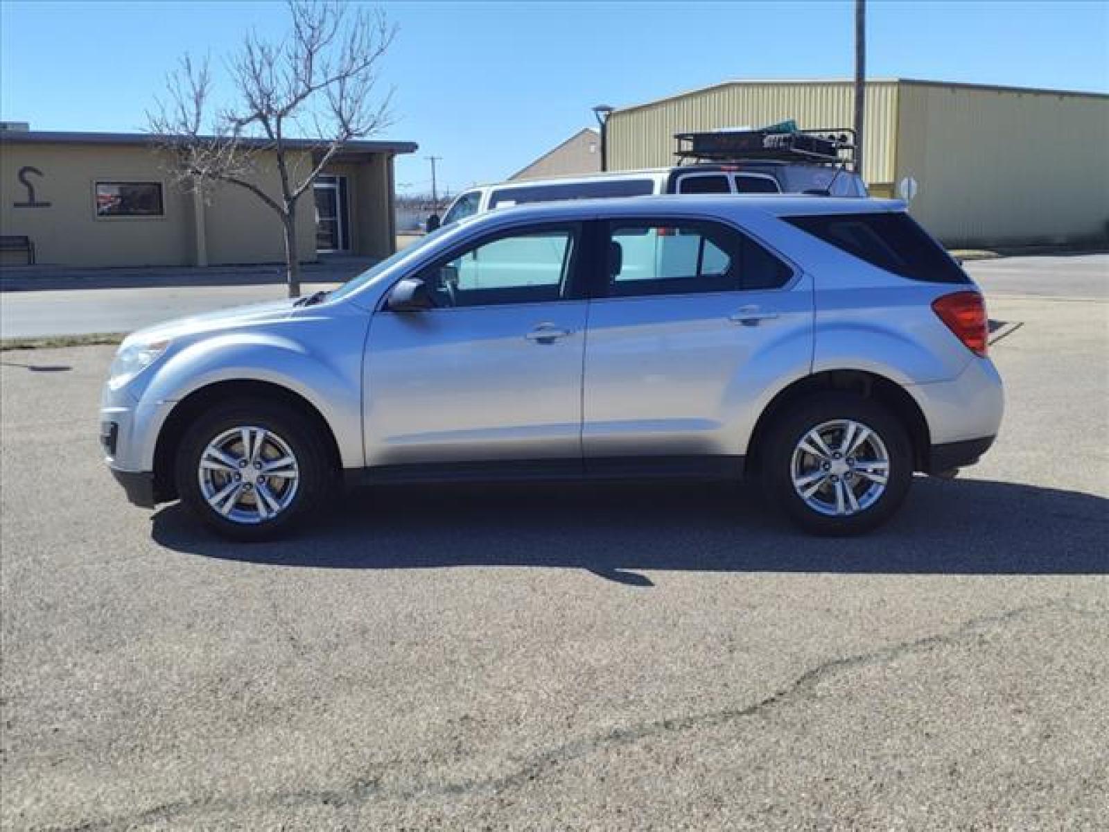 2015 Silver Ice Metallic Chevrolet Equinox LS (1GNALAEKXFZ) with an 2.4L 2.4L I4 182hp 172ft. lbs. Direct Injection engine, 6-Speed Shiftable Automatic transmission, located at 1401 N. Hobart, Pampa, TX, 79065, (806) 665-9872, 35.549953, -100.975098 - Photo #4