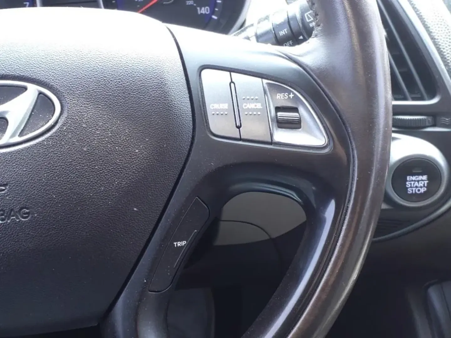 2014 Garnet Red Hyundai Tucson GLS AWD (KM8JUCAG2EU) with an Other engine, Automatic transmission, located at 1401 N. Hobart, Pampa, TX, 79065, (806) 665-9872, 35.549953, -100.975098 - Are you searching for the perfect SUV that combines style, versatility, and dependability for your everyday adventures? Look no further! The 2014 Hyundai Tucson GLS AWD is designed for those who crave a reliable vehicle for family outings, daily commutes, and weekend escapades. With its spacious int - Photo#6