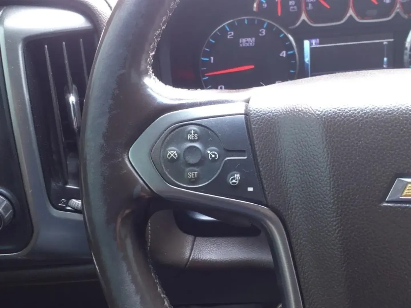 2019 Iridescent Pearl Tricoat Chevrolet Silverado 2500HD LTZ Crew Cab Long Box 4WD (1GC1KTEYXKF) with an Other engine, located at 1401 N. Hobart, Pampa, TX, 79065, (806) 665-9872, 35.549953, -100.975098 - **Unleash the Power of Adventure with the 2019 Chevrolet Silverado 2500HD LTZ 4WD!**<br /> <br /> Are you ready to elevate your lifestyle and tackle any challenge that comes your way? Whether you're commuting to work, hauling heavy loads, or planning weekend adventures, the 2019 Chevrolet Silverado - Photo#10