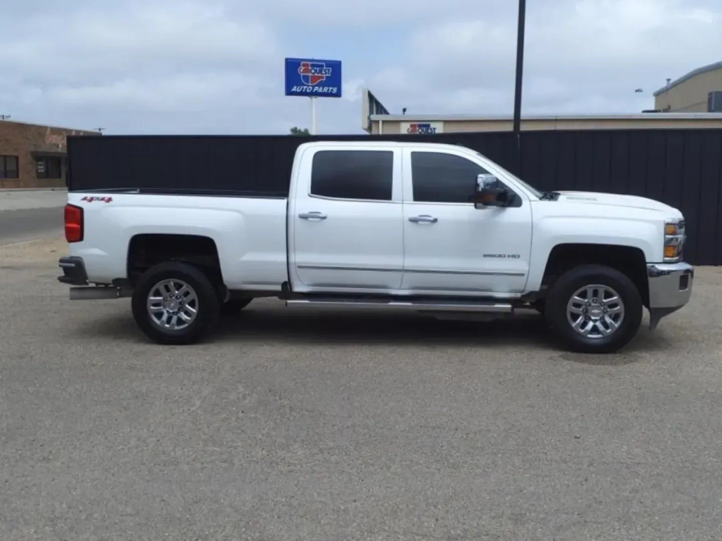 2019 Iridescent Pearl Tricoat Chevrolet Silverado 2500HD LTZ Crew Cab Long Box 4WD (1GC1KTEYXKF) with an Other engine, Automatic transmission, located at 1401 N. Hobart, Pampa, TX, 79065, (806) 665-9872, 35.549953, -100.975098 - **Unleash the Power of Adventure with the 2019 Chevrolet Silverado 2500HD LTZ 4WD!**<br /> <br /> Are you ready to elevate your lifestyle and tackle any challenge that comes your way? Whether you're commuting to work, hauling heavy loads, or planning weekend adventures, the 2019 Chevrolet Silverado - Photo#2