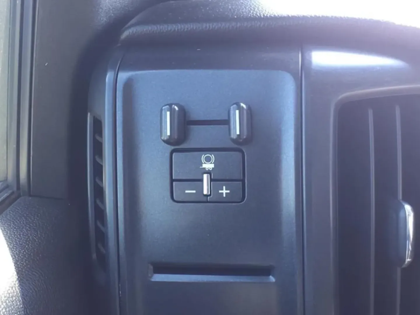 2019 Summit White Chevrolet Silverado 2500HD Work Truck Crew Cab Short Box 4WD (1GC1KREGXKF) with an Other engine, Automatic transmission, located at 1401 N. Hobart, Pampa, TX, 79065, (806) 665-9872, 35.549953, -100.975098 - **Unleash Your Adventures with the 2019 Chevrolet Silverado 2500HD Work Truck A Reliable Companion for Every Journey!**<br /> <br /> If you're searching for a robust vehicle that effortlessly combines power with versatility, look no further than the 2019 Chevrolet Silverado 2500HD Work Truck. Wheth - Photo#9