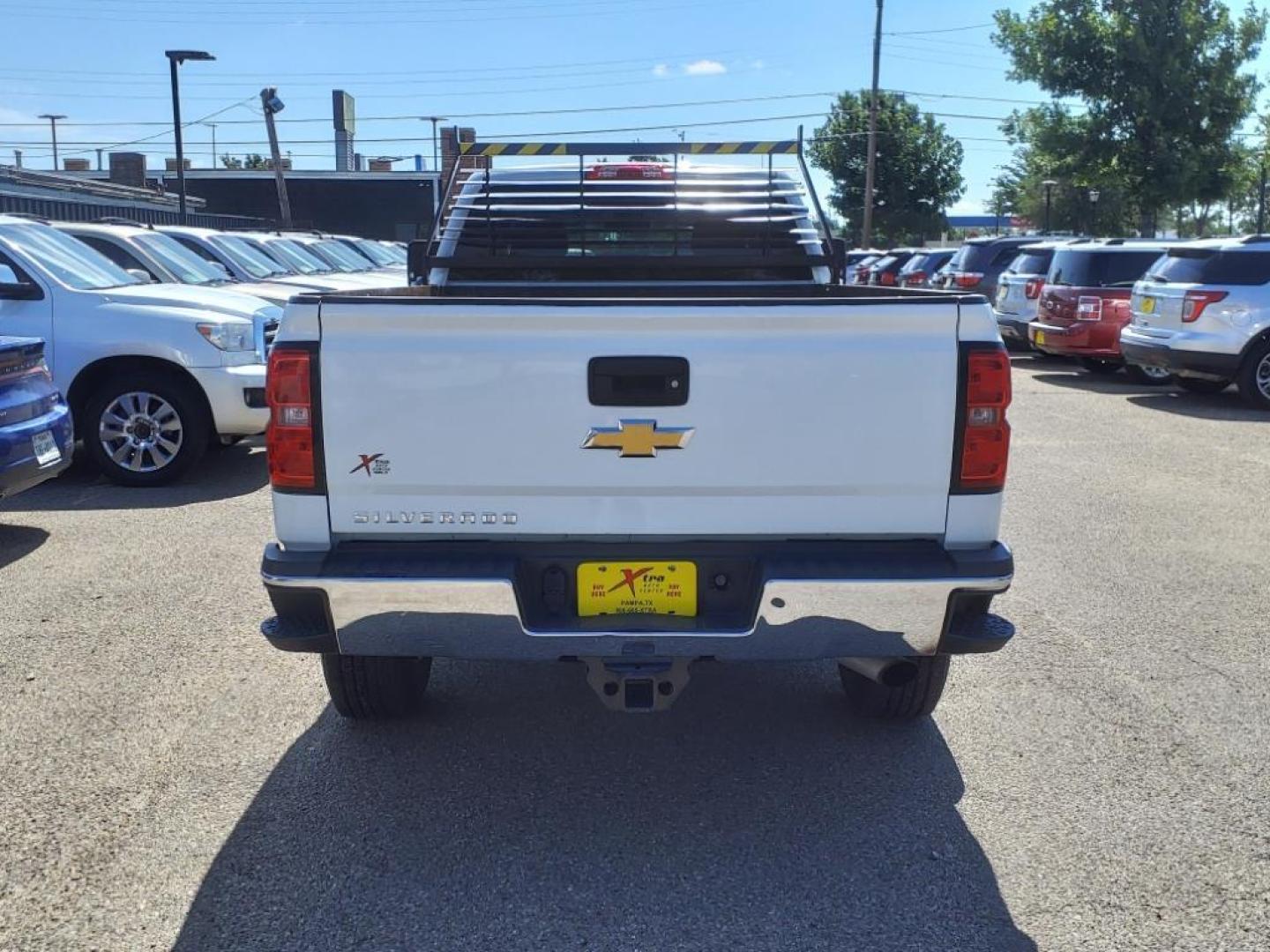 2019 Summit White Chevrolet Silverado 2500HD Work Truck (1GC1KREGXKF) with an 6.0L Vortec 6.0L Flex Fuel V8 360hp 380ft. lbs. Sequential Electronic Fuel Injection engine, 6-Speed Shiftable Automatic transmission, located at 1401 N. Hobart, Pampa, TX, 79065, (806) 665-9872, 35.549953, -100.975098 - Photo#3