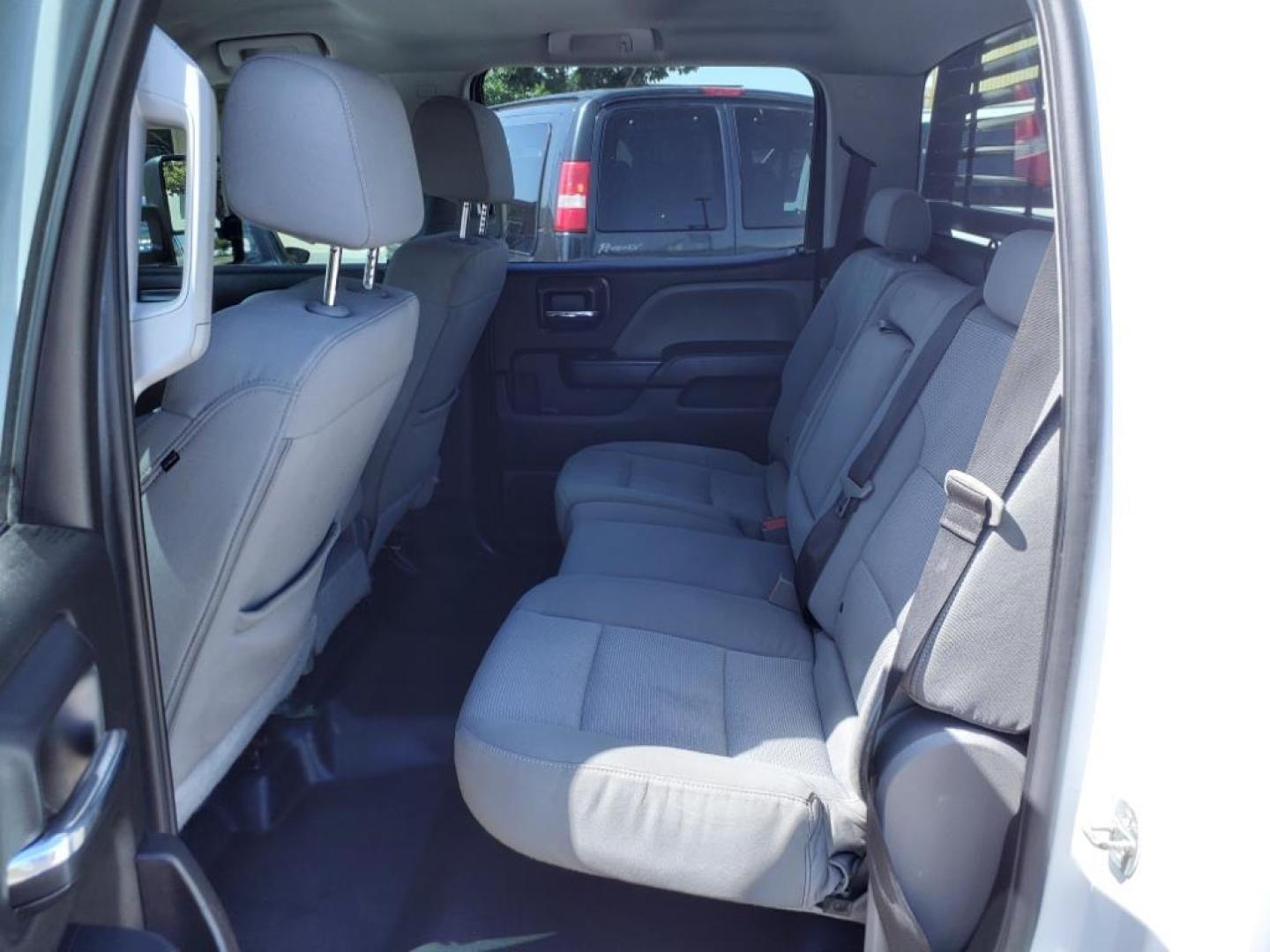 2019 Summit White Chevrolet Silverado 2500HD Work Truck (1GC1KREGXKF) with an 6.0L Vortec 6.0L Flex Fuel V8 360hp 380ft. lbs. Sequential Electronic Fuel Injection engine, 6-Speed Shiftable Automatic transmission, located at 1401 N. Hobart, Pampa, TX, 79065, (806) 665-9872, 35.549953, -100.975098 - Photo#14