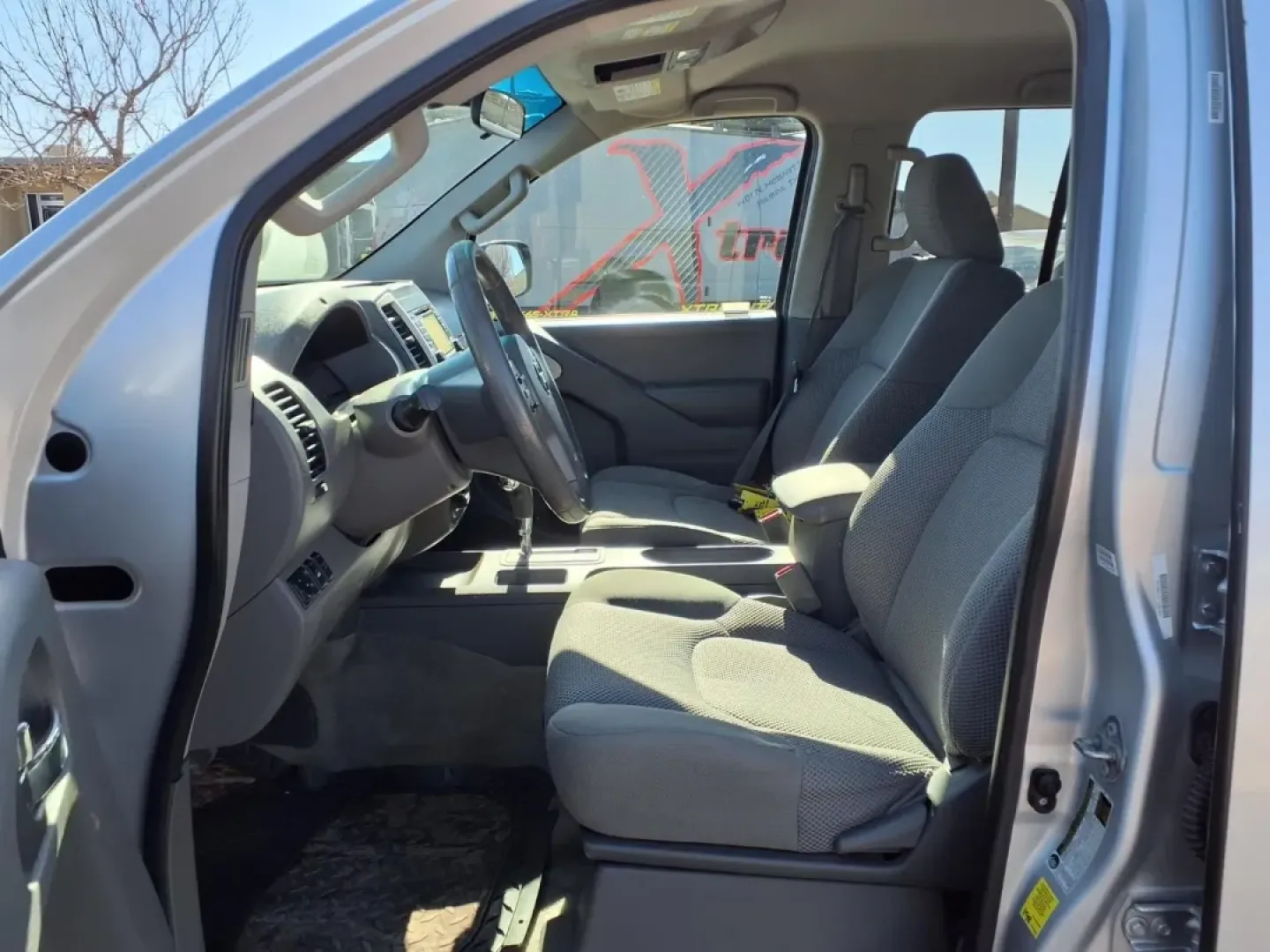 2015 Brilliant Silver Nissan Frontier S (1N6AD0EV8FN) with an 4.0L engine, Automatic transmission, located at 1401 N. Hobart, Pampa, TX, 79065, (806) 665-9872, 35.549953, -100.975098 - **Unleash Your Adventurous Spirit with the 2015 Nissan Frontier - Perfect for Every Journey!**<br /> <br /> Are you seeking a reliable and rugged pickup truck that can handle both daily commutes and weekend getaways? Look no further than the 2015 Nissan Frontier, proudly offered by Xtra Auto Center - Photo#12