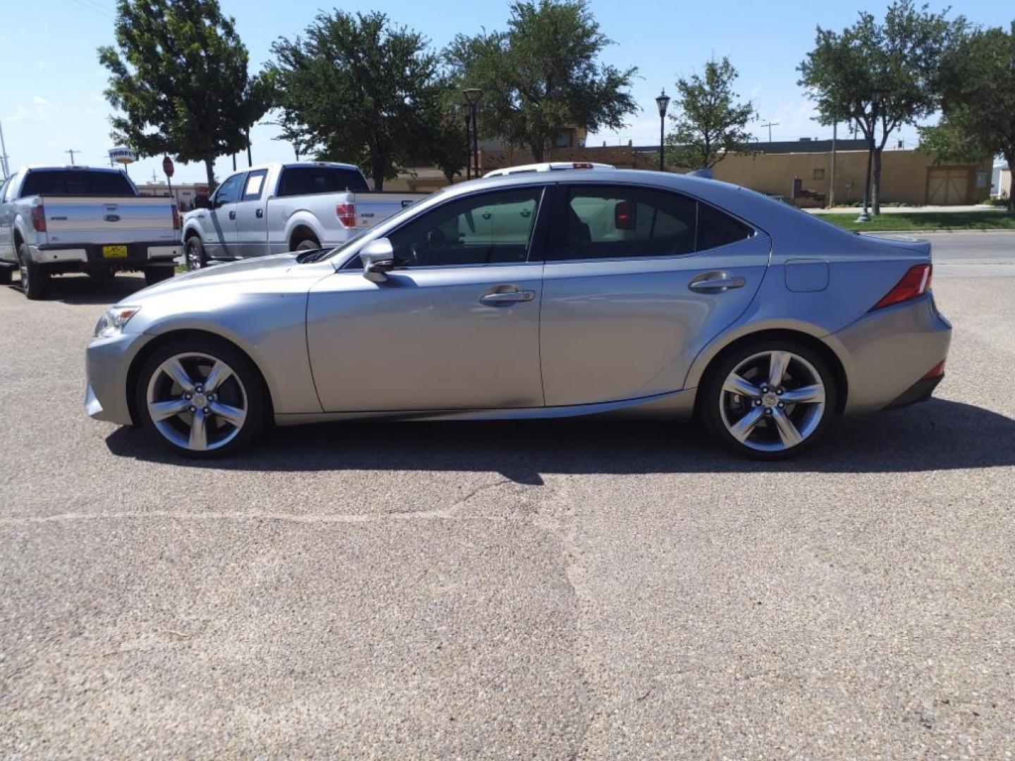 2014 Atomic Silver Lexus IS 350 Base (JTHBE1D29E5) with an 3.5L 3.5L V6 306hp 277ft. lbs. Fuel Injected engine, 8-Speed Automatic w/Sequential Shift Mode transmission, located at 1401 N. Hobart, Pampa, TX, 79065, (806) 665-9872, 35.549953, -100.975098 - Photo#4