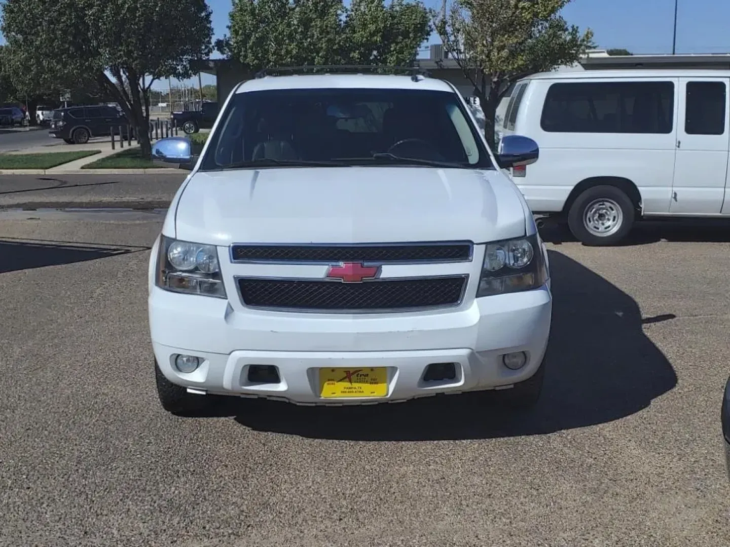 2013 Summit White Chevrolet SUBURBAN 1500 LT (1GNSCJE07DR) with an 5.3L engine, Automatic transmission, located at 1401 N. Hobart, Pampa, TX, 79065, (806) 665-9872, 35.549953, -100.975098 - **Experience the Freedom of Adventure with This 2013 Chevrolet Suburban LT 1500!**<br /> <br /> Are you ready for the ultimate family road trip or weekend getaway? The 2013 Chevrolet Suburban LT 1500 is the perfect vehicle for families who crave space and versatility. With its spacious interior, pow - Photo#1