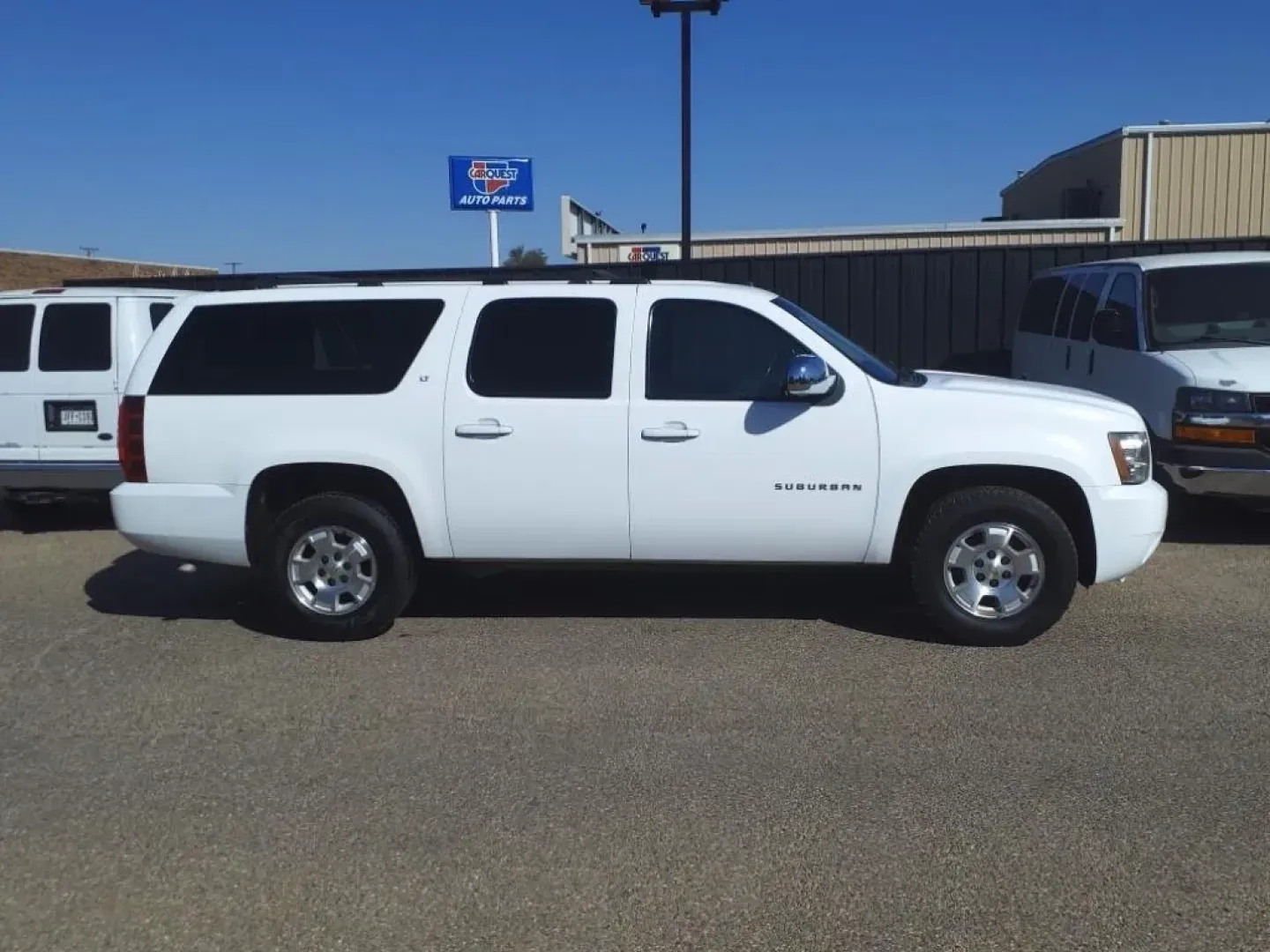 2013 Summit White Chevrolet SUBURBAN 1500 LT (1GNSCJE07DR) with an 5.3L engine, Automatic transmission, located at 1401 N. Hobart, Pampa, TX, 79065, (806) 665-9872, 35.549953, -100.975098 - **Experience the Freedom of Adventure with This 2013 Chevrolet Suburban LT 1500!**<br /> <br /> Are you ready for the ultimate family road trip or weekend getaway? The 2013 Chevrolet Suburban LT 1500 is the perfect vehicle for families who crave space and versatility. With its spacious interior, pow - Photo#2
