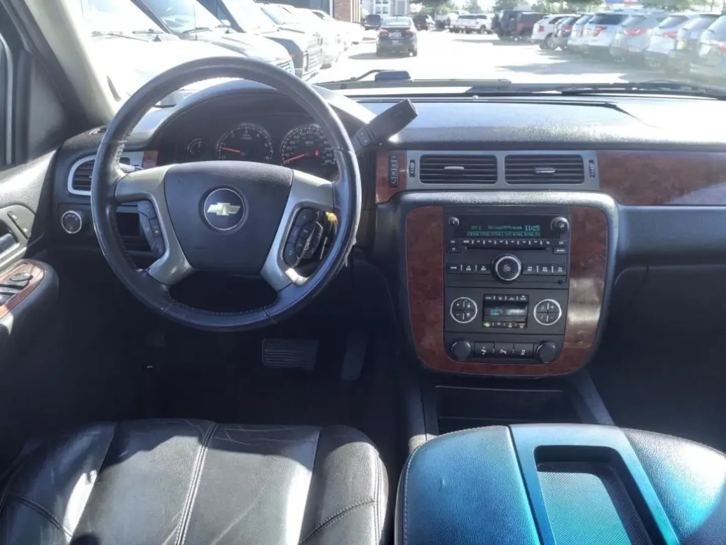 2013 Summit White Chevrolet Suburban LT 1500 2WD (1GNSCJE07DR) with an Other engine, Automatic transmission, located at 1401 N. Hobart, Pampa, TX, 79065, (806) 665-9872, 35.549953, -100.975098 - **Experience the Freedom of Adventure with This 2013 Chevrolet Suburban LT 1500!**<br /> <br /> Are you ready for the ultimate family road trip or weekend getaway? The 2013 Chevrolet Suburban LT 1500 is the perfect vehicle for families who crave space and versatility. With its spacious interior, pow - Photo#10