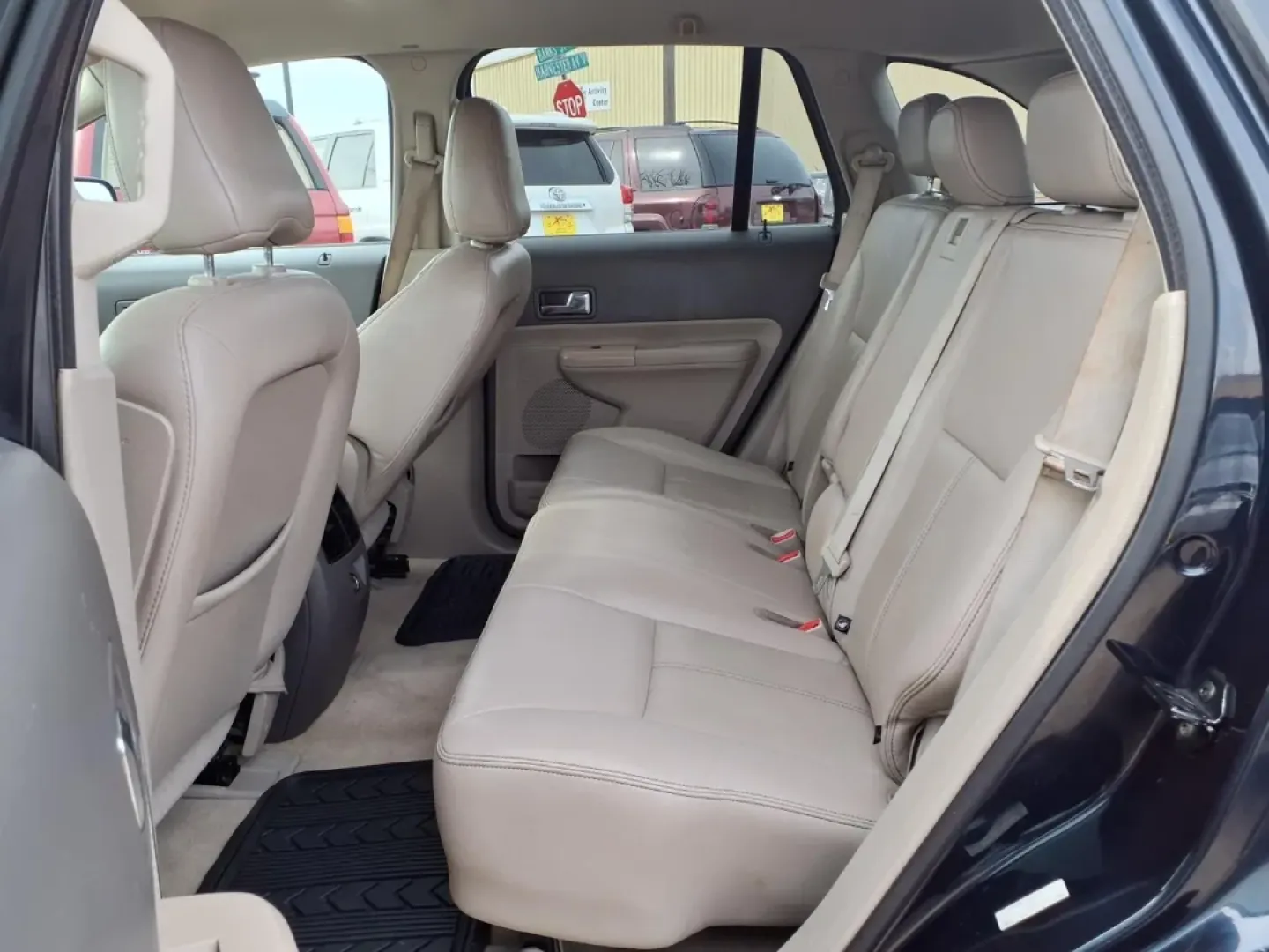 2008 Dark Ink Blue Clearcoat Metallic Di Ford Edge SEL (2FMDK38C58B) with an 3.5L engine, Automatic transmission, located at 1401 N. Hobart, Pampa, TX, 79065, (806) 665-9872, 35.549953, -100.975098 - Need a practical SUV for Texas-size errands, long commutes, and spontaneous weekend getaways without stretching your budget? This 2008 Ford Edge SEL is built for real life in Pampa-roomy enough for grocery runs and school drop-offs, comfortable for the drive down US-60, and smooth for daily commutin - Photo#11