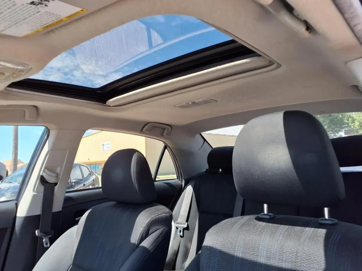 2012 Nautical Blue Metallic Toyota COROLLA BASE (5YFBU4EE9CP) with an 1.8L engine, Automatic transmission, located at 1401 N. Hobart, Pampa, TX, 79065, (806) 665-9872, 35.549953, -100.975098 - ### Discover Your Next Adventure with the 2012 Toyota Corolla LE at Xtra Auto Center<br /> <br /> Are you looking for a reliable vehicle that can support your lifestyle, be it daily commutes or weekend family outings? Look no further than the 2012 Toyota Corolla LE, available now at Xtra Auto Center - Photo#5