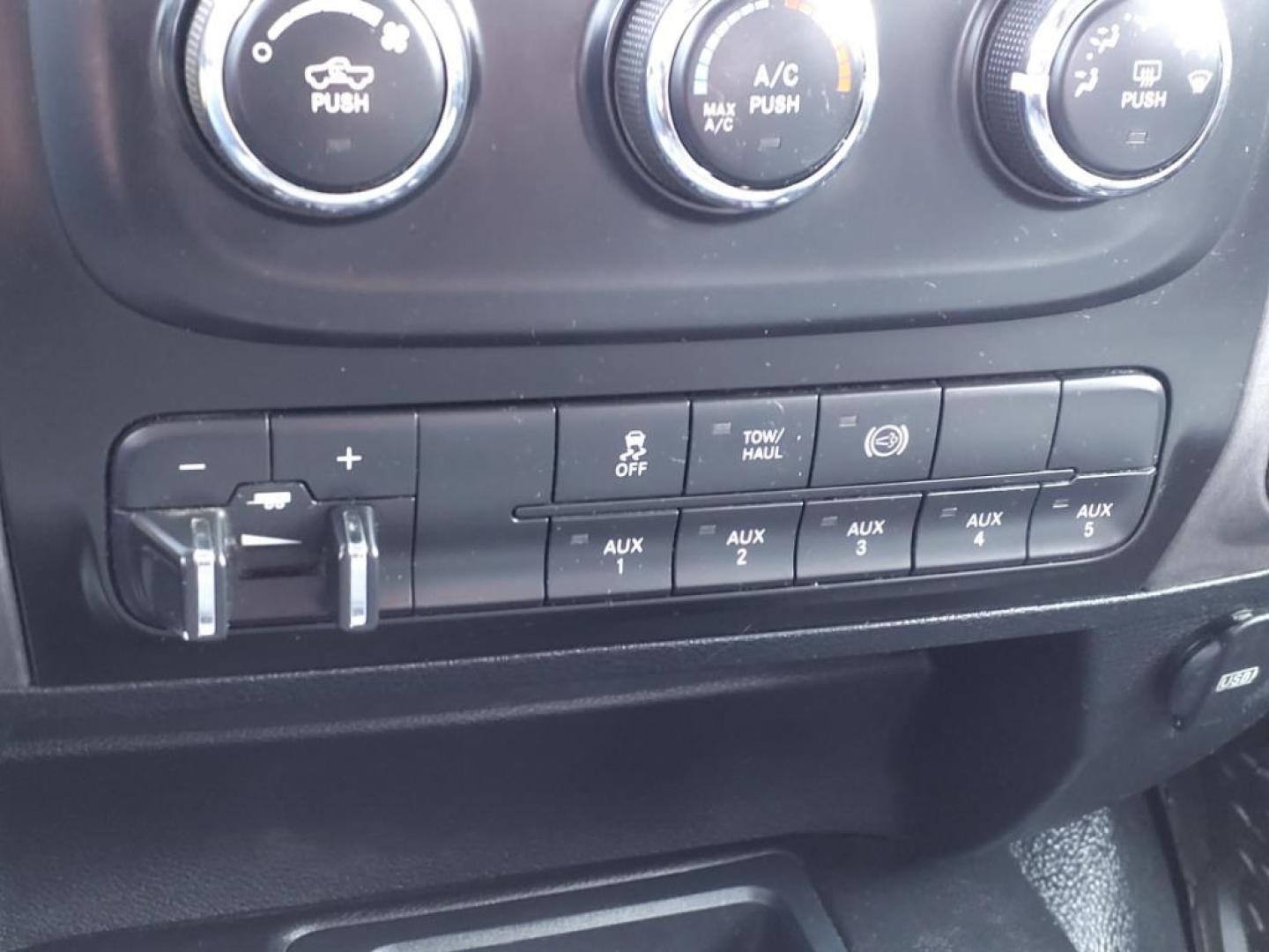 2018 White RAM 3500 Tradesman (3C7WRTCLXJG) with an 6.7L Cummins 6.7L Diesel Turbo I6 320hp 650ft. lbs. Common Rail Direct Injection engine, Automatic transmission, located at 1401 N. Hobart, Pampa, TX, 79065, (806) 665-9872, 35.549953, -100.975098 - Photo#6