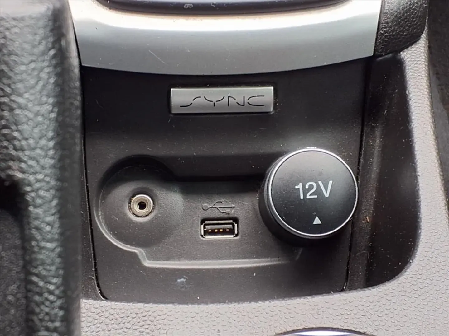 2019 Magnetic J7 Ford FIESTA SE (3FADP4EJ1KM) with an 1.6L engine, Manual transmission, located at 1401 N. Hobart, Pampa, TX, 79065, (806) 665-9872, 35.549953, -100.975098 - **Drive into Your New Lifestyle with the 2019 Ford Fiesta SE Hatchback!**<br /> <br /> Elevate your daily commute or weekend adventures with the 2019 Ford Fiesta SE Hatchback, available now at Xtra Auto Center in Pampa, TX. This stylish and versatile hatchback is perfect for budget-conscious buyers - Photo#9