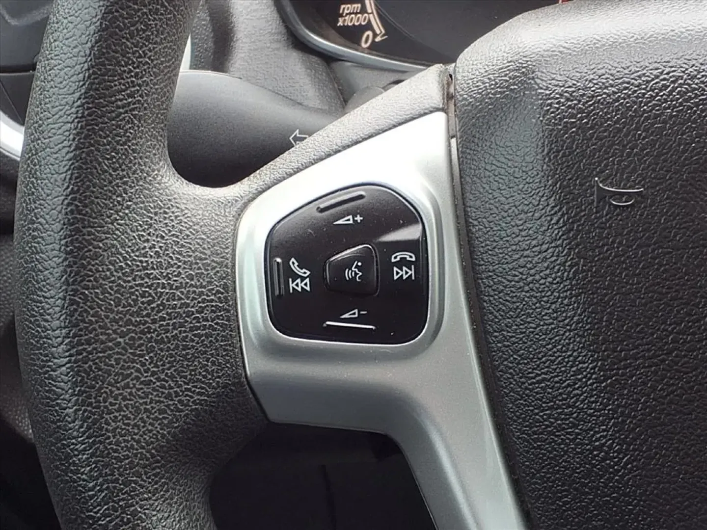 2019 Magnetic J7 Ford FIESTA SE (3FADP4EJ1KM) with an 1.6L engine, Manual transmission, located at 1401 N. Hobart, Pampa, TX, 79065, (806) 665-9872, 35.549953, -100.975098 - **Drive into Your New Lifestyle with the 2019 Ford Fiesta SE Hatchback!**<br /> <br /> Elevate your daily commute or weekend adventures with the 2019 Ford Fiesta SE Hatchback, available now at Xtra Auto Center in Pampa, TX. This stylish and versatile hatchback is perfect for budget-conscious buyers - Photo#6