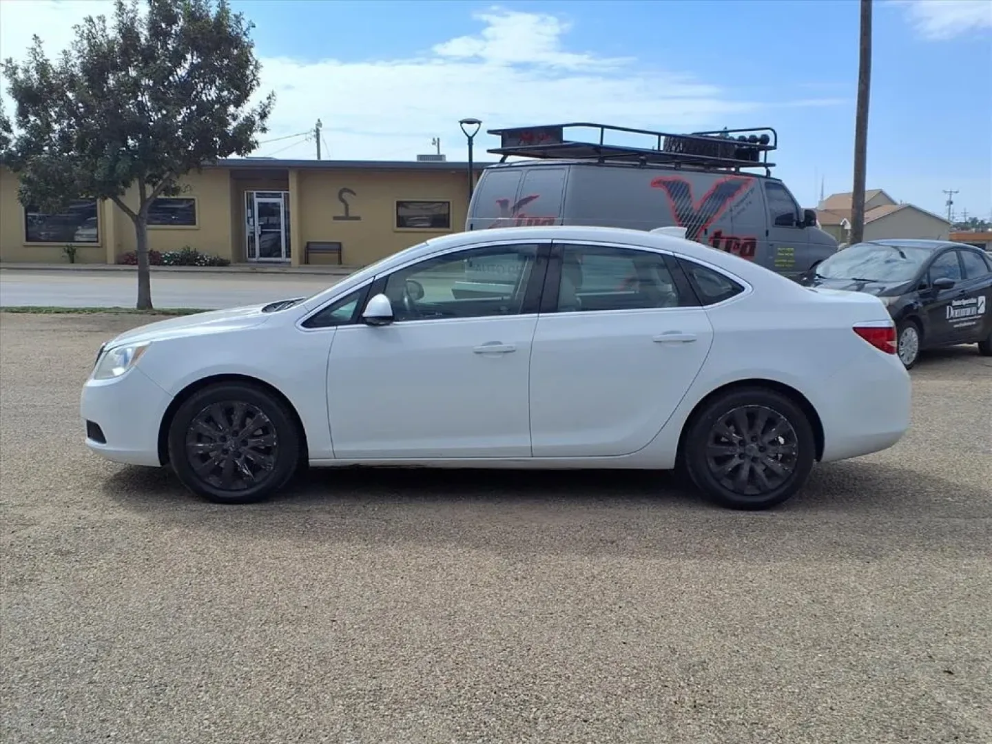 2016 Summit White Buick VERANO (1G4PP5SK7G4) with an 2.4L engine, Automatic transmission, located at 1401 N. Hobart, Pampa, TX, 79065, (806) 665-9872, 35.549953, -100.975098 - **Experience Comfort and Style with the 2016 Buick Verano at Xtra Auto Center!**<br /> <br /> Are you looking for a stylish and reliable sedan that meets your daily commuting needs while offering comfort for weekend adventures? The 2016 Buick Verano is the perfect choice, combining elegance with pra - Photo#4