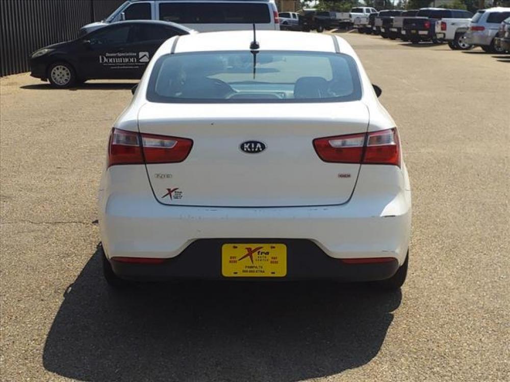 2017 Clear White Kia Rio LX (KNADM4A31H6) with an 1.6L 1.6L I4 138hp 123ft. lbs. Direct Injection engine, 6-Speed Shiftable Automatic transmission, located at 1401 N. Hobart, Pampa, TX, 79065, (806) 665-9872, 35.549641, -100.971878 - Photo #3
