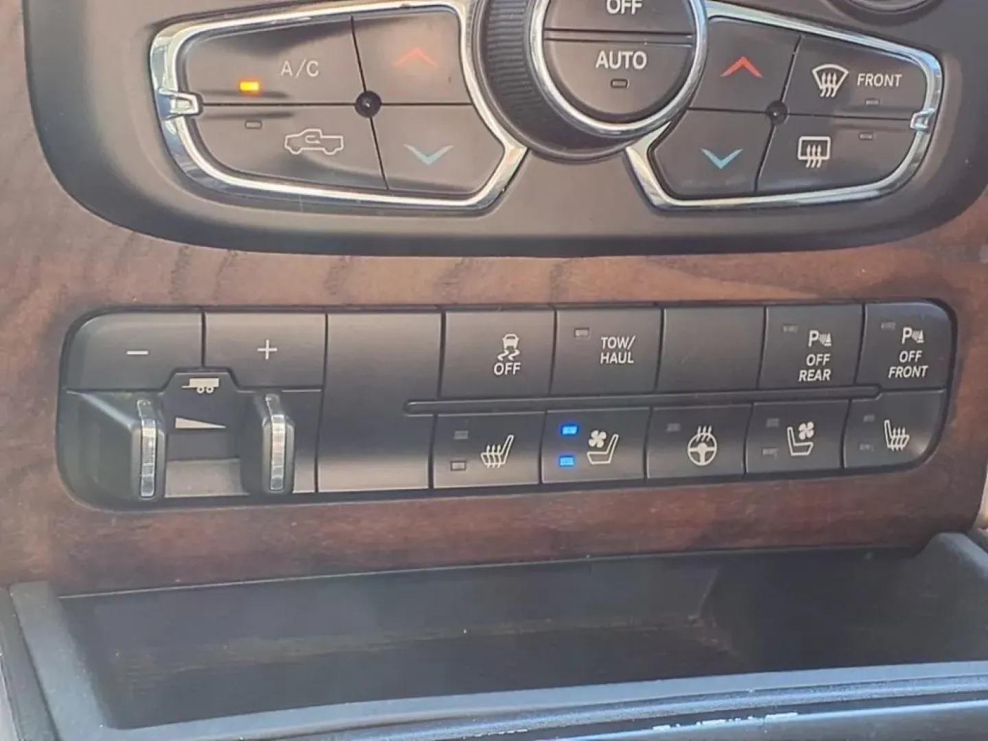 2016 Bright White Clear Coat/White Gold Clear Coat Pw7/ Ram 1500 Longhorn Crew Cab SWB 4WD (1C6RR7PTXGS) with an Other engine, Automatic transmission, located at 1401 N. Hobart, Pampa, TX, 79065, (806) 665-9872, 35.549953, -100.975098 - Experience the power of versatility with this 2016 Ram 1500 Longhorn Crew Cab! Ideal for those who crave adventure yet need a reliable vehicle for daily commutes, this truck seamlessly transitions from weekend warrior to everyday hero. Whether you're hauling equipment for a job in Pampa or heading o - Photo#10