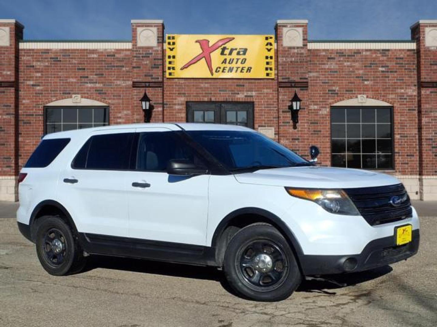 2015 Oxford White Yz Ford Explorer Police Interceptor Utility (1FM5K8AR1FG) with an 3.7L 3.7L V6 304hp 279ft. lbs. Sequential Multiport Fuel Injection engine, 6-Speed Automatic transmission, located at 1401 N. Hobart, Pampa, TX, 79065, (806) 665-9872, 35.549953, -100.975098 - Photo#0