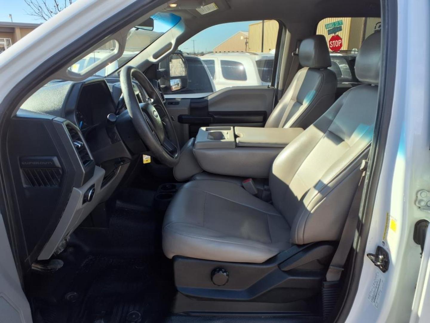 2017 Oxford White Z1 Ford F-250 Super Duty XL (1FT7W2B64HE) with an 6.2L 6.2L Flex Fuel V8 385hp 430ft. lbs. Sequential Multiport Fuel Injection engine, 6-Speed Shiftable Automatic transmission, located at 1401 N. Hobart, Pampa, TX, 79065, (806) 665-9872, 35.549953, -100.975098 - Photo#11