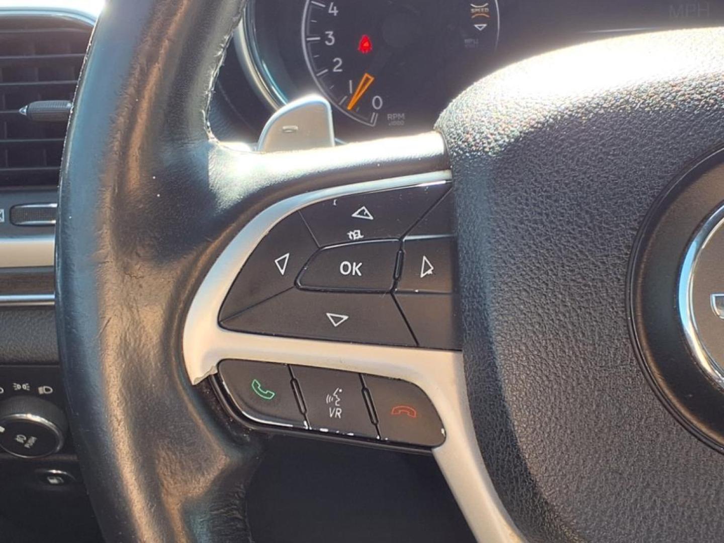 2015 Bright White Clear Coat Jeep Grand Cherokee Overland (1C4RJECG1FC) with an 3.6L 3.6L V6 290hp 260ft. lbs. Sequential Multiport Fuel Injection engine, 8-Speed Shiftable Automatic transmission, located at 1401 N. Hobart, Pampa, TX, 79065, (806) 665-9872, 35.549953, -100.975098 - Photo#9