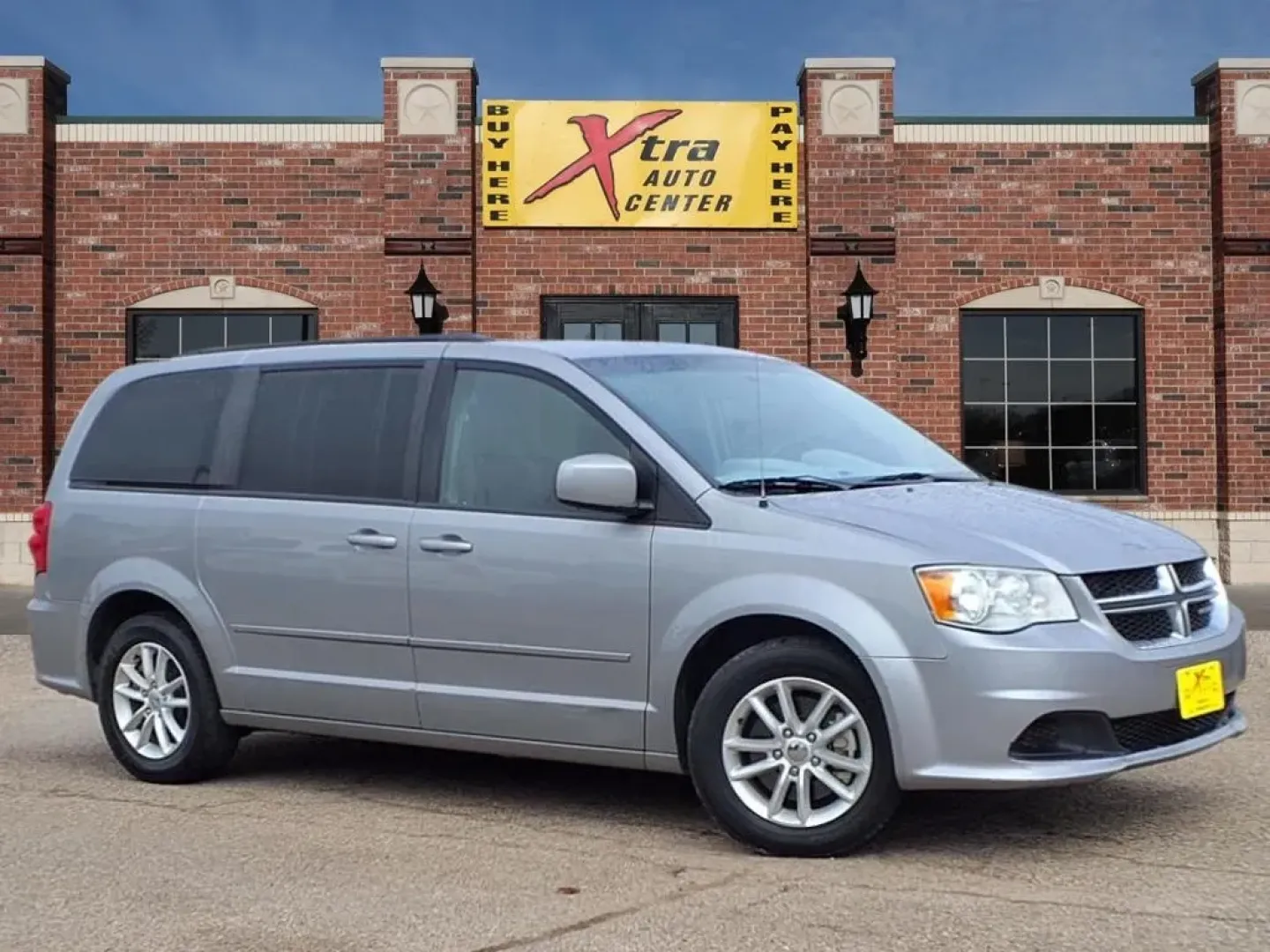 2015 Billet Silver Metallic Clear Coat Psc Dodge Grand Caravan SXT (2C4RDGCG2FR) with an Other engine, Automatic transmission, located at 1401 N. Hobart, Pampa, TX, 79065, (806) 665-9872, 35.549953, -100.975098 - **Explore Endless Possibilities with the 2015 Dodge Grand Caravan at Xtra Auto Center!**<br /> <br /> Are you ready to elevate your family adventures or make your daily commute more comfortable? Look no further than this versatile 2015 Dodge Grand Caravan SXT, available now at Xtra Auto Center in Pa - Photo#0