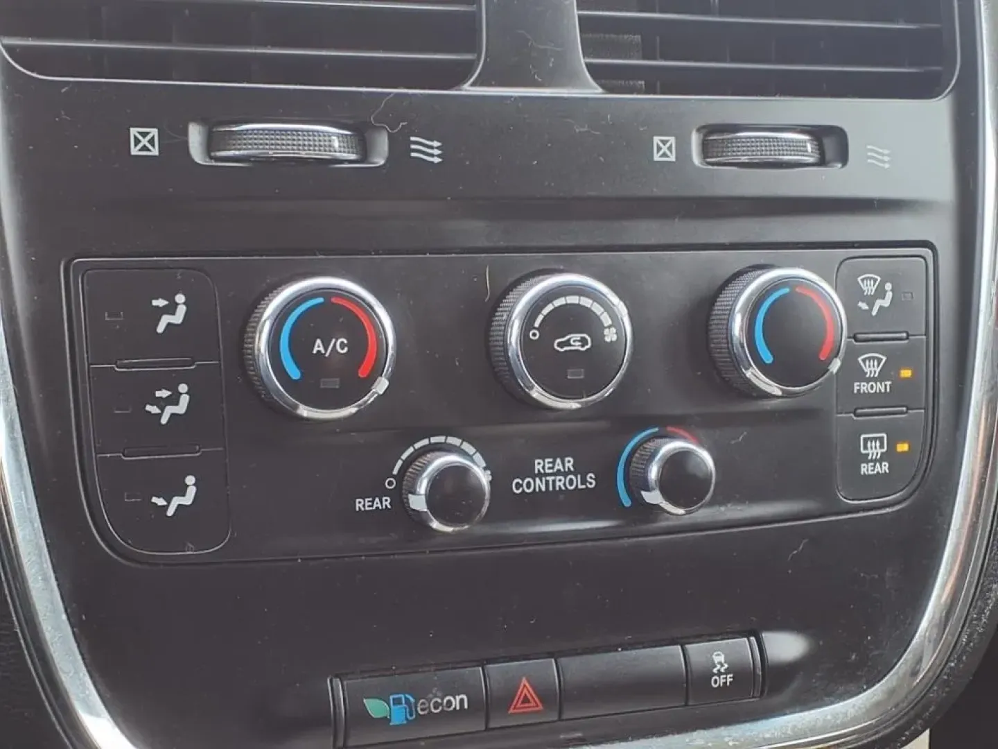 2015 Billet Silver Metallic Clear Coat Psc Dodge Grand Caravan SXT (2C4RDGCG2FR) with an Other engine, Automatic transmission, located at 1401 N. Hobart, Pampa, TX, 79065, (806) 665-9872, 35.549953, -100.975098 - **Explore Endless Possibilities with the 2015 Dodge Grand Caravan at Xtra Auto Center!**<br /> <br /> Are you ready to elevate your family adventures or make your daily commute more comfortable? Look no further than this versatile 2015 Dodge Grand Caravan SXT, available now at Xtra Auto Center in Pa - Photo#8