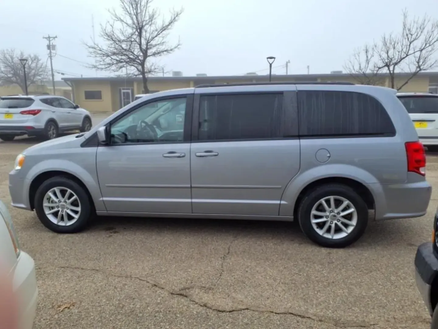 2015 Billet Silver Metallic Clear Coat Psc Dodge Grand Caravan SXT (2C4RDGCG2FR) with an Other engine, Automatic transmission, located at 1401 N. Hobart, Pampa, TX, 79065, (806) 665-9872, 35.549953, -100.975098 - **Explore Endless Possibilities with the 2015 Dodge Grand Caravan at Xtra Auto Center!**<br /> <br /> Are you ready to elevate your family adventures or make your daily commute more comfortable? Look no further than this versatile 2015 Dodge Grand Caravan SXT, available now at Xtra Auto Center in Pa - Photo#4