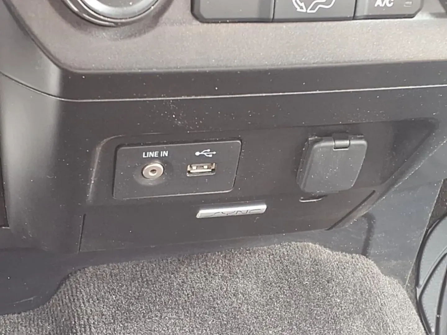 2015 Caribou Metallic H5 Ford F-150 XL SuperCrew 5.5-ft. Bed 4WD (1FTEW1EG9FF) with an Other engine, located at 1401 N. Hobart, Pampa, TX, 79065, (806) 665-9872, 35.549953, -100.975098 - **Unleash Adventure with the 2015 Ford F-150 XLT SuperCrew Your Perfect Weekend Warrior!**<br /> <br /> Are you ready to elevate your outdoor adventures or simply enhance your daily commutes? The 2015 Ford F-150 XLT SuperCrew is the truck that blends rugged capability with comfort and style, making - Photo#11