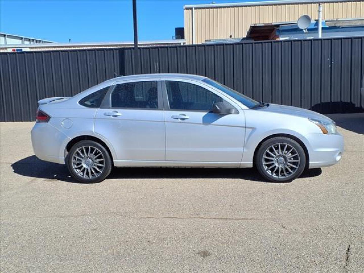 2010 Ingot Silver Metallic Ux Ford Focus SES (1FAHP3GN3AW) with an 2.0L 2.0L I4 140hp 136ft. lbs. Sequential Multiport Fuel Injection engine, 4-Speed Automatic transmission, located at 1401 N. Hobart, Pampa, TX, 79065, (806) 665-9872, 35.549953, -100.975098 - Photo#2