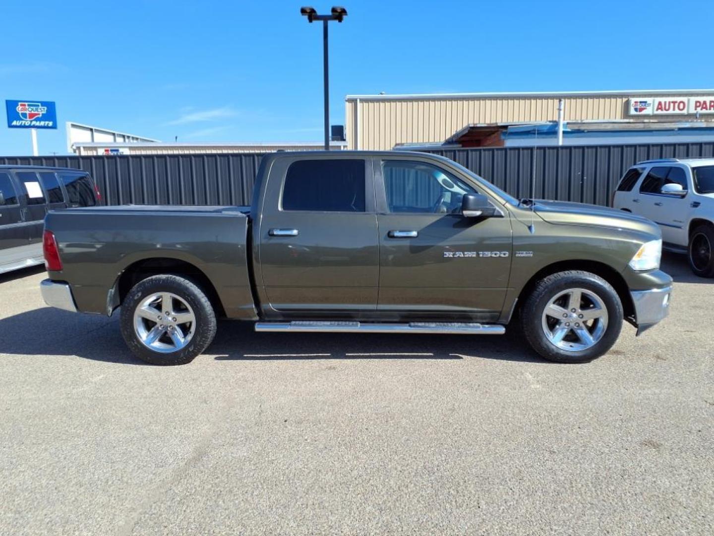2012 Sagebrush Pearl Coat Pgx RAM 1500 Lone Star (1C6RD6LT9CS) with an 5.7L HEMI 5.7L V8 390hp 407ft. lbs. Sequential Multiport Fuel Injection engine, 6-Speed Automatic transmission, located at 1401 N. Hobart, Pampa, TX, 79065, (806) 665-9872, 35.549953, -100.975098 - Photo#2