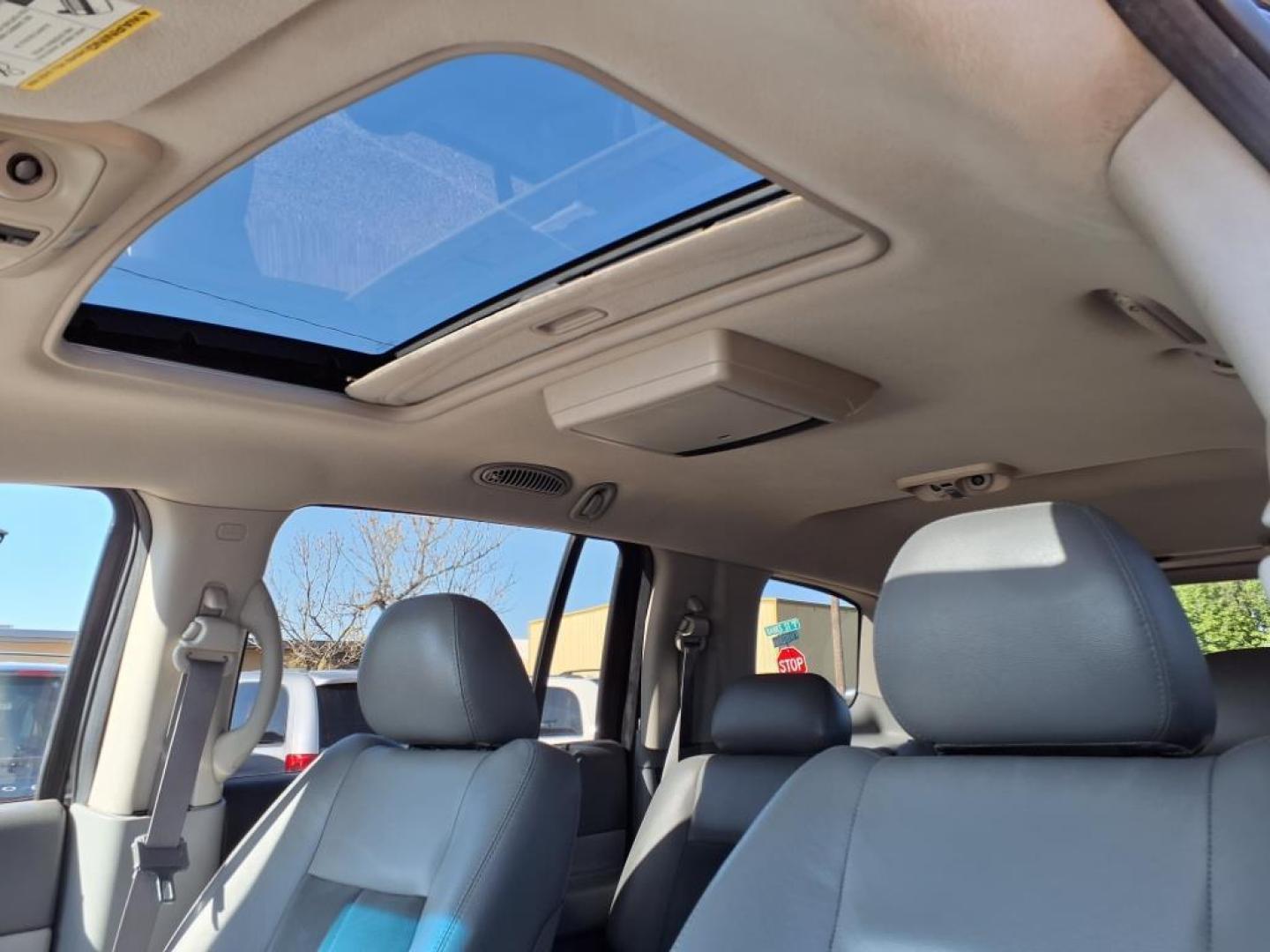 2008 Brilliant Black Crystal Pearl Coat Pxr Dodge Durango Limited (1D8HB58238F) with an 5.7L HEMI 5.7L V8 335hp 370ft. lbs. Sequential Multiport Fuel Injection engine, 5-Speed Automatic transmission, located at 1401 N. Hobart, Pampa, TX, 79065, (806) 665-9872, 35.549953, -100.975098 - Photo#5
