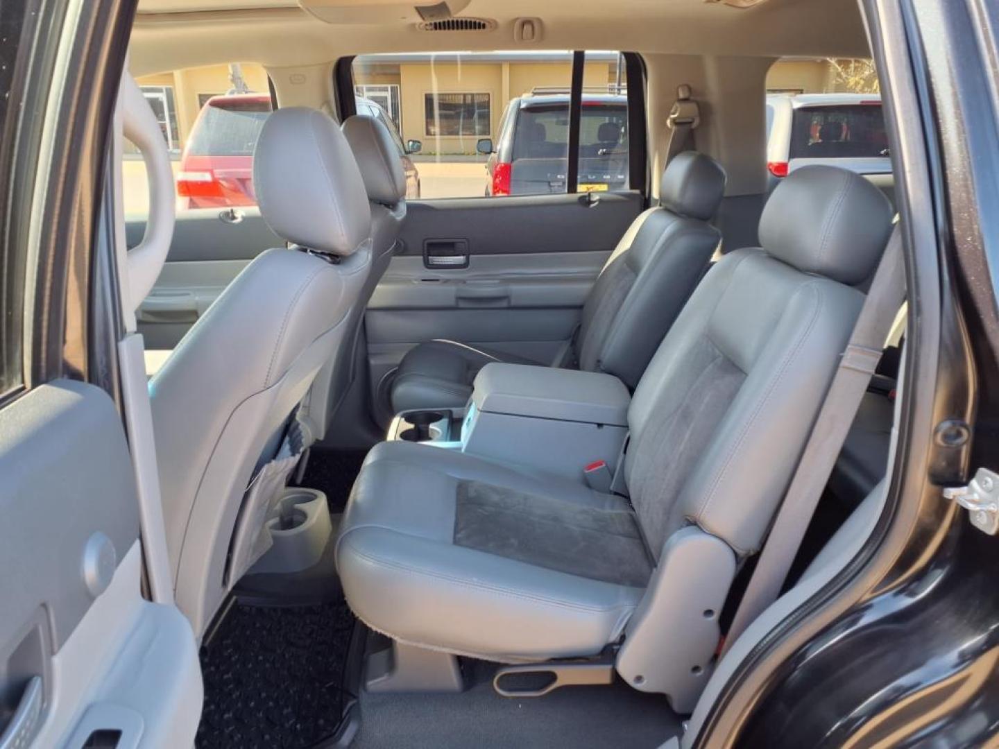 2008 Brilliant Black Crystal Pearl Coat Pxr Dodge Durango Limited (1D8HB58238F) with an 5.7L HEMI 5.7L V8 335hp 370ft. lbs. Sequential Multiport Fuel Injection engine, 5-Speed Automatic transmission, located at 1401 N. Hobart, Pampa, TX, 79065, (806) 665-9872, 35.549953, -100.975098 - Photo#12