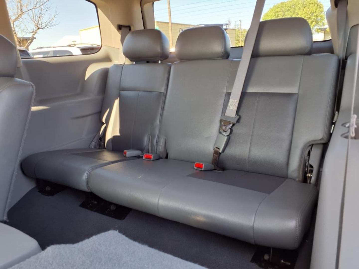 2008 Brilliant Black Crystal Pearl Coat Pxr Dodge Durango Limited (1D8HB58238F) with an 5.7L HEMI 5.7L V8 335hp 370ft. lbs. Sequential Multiport Fuel Injection engine, 5-Speed Automatic transmission, located at 1401 N. Hobart, Pampa, TX, 79065, (806) 665-9872, 35.549953, -100.975098 - Photo#13