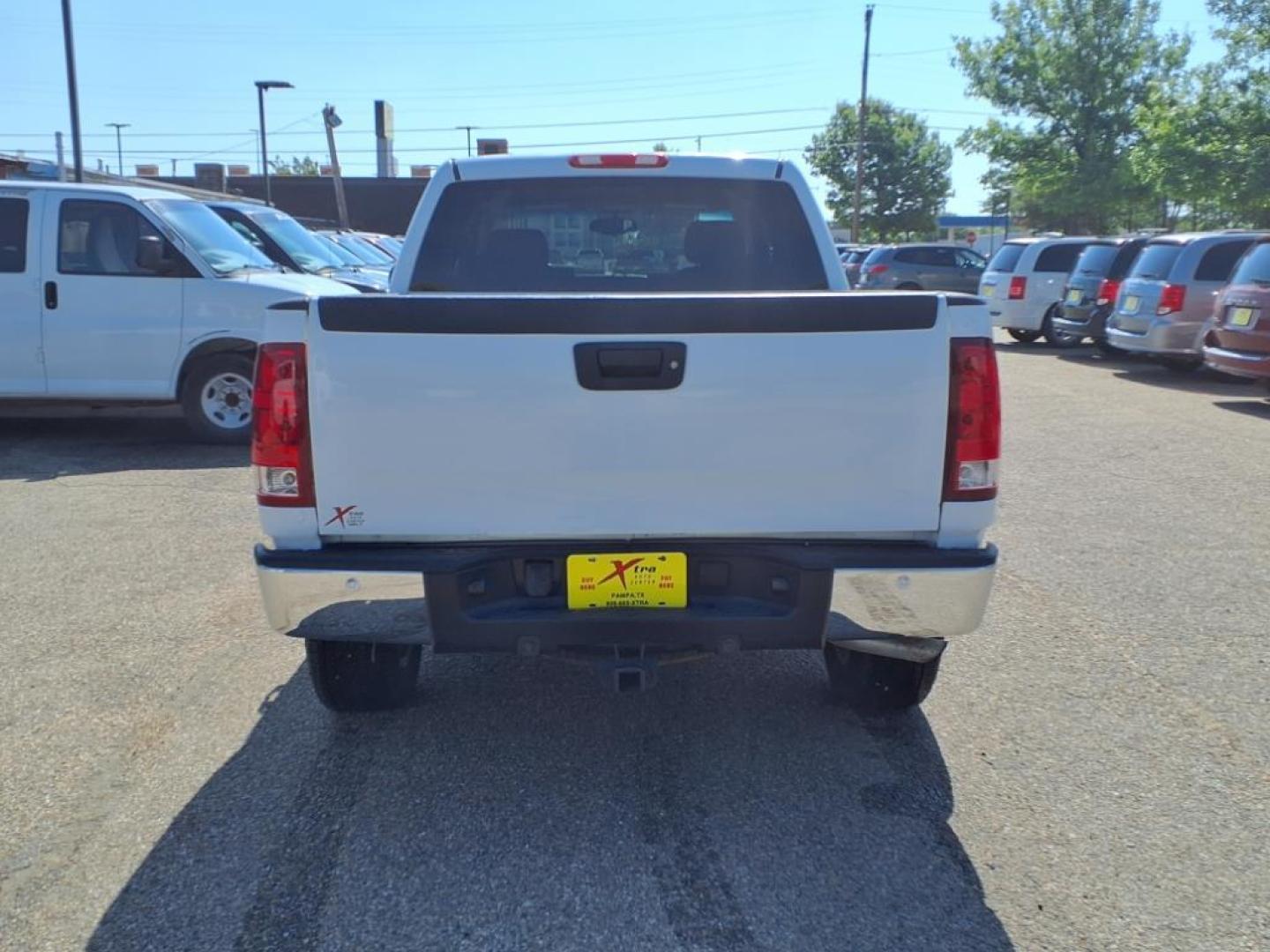 2012 Summit White GMC Sierra 1500 SLE (3GTP1VE01CG) with an 5.3L Vortec 5.3L Flex Fuel V8 315hp 335ft. lbs. Sequential-Port F.I. engine, 6-Speed Shiftable Automatic transmission, located at 1401 N. Hobart, Pampa, TX, 79065, (806) 665-9872, 35.549953, -100.975098 - Photo#3