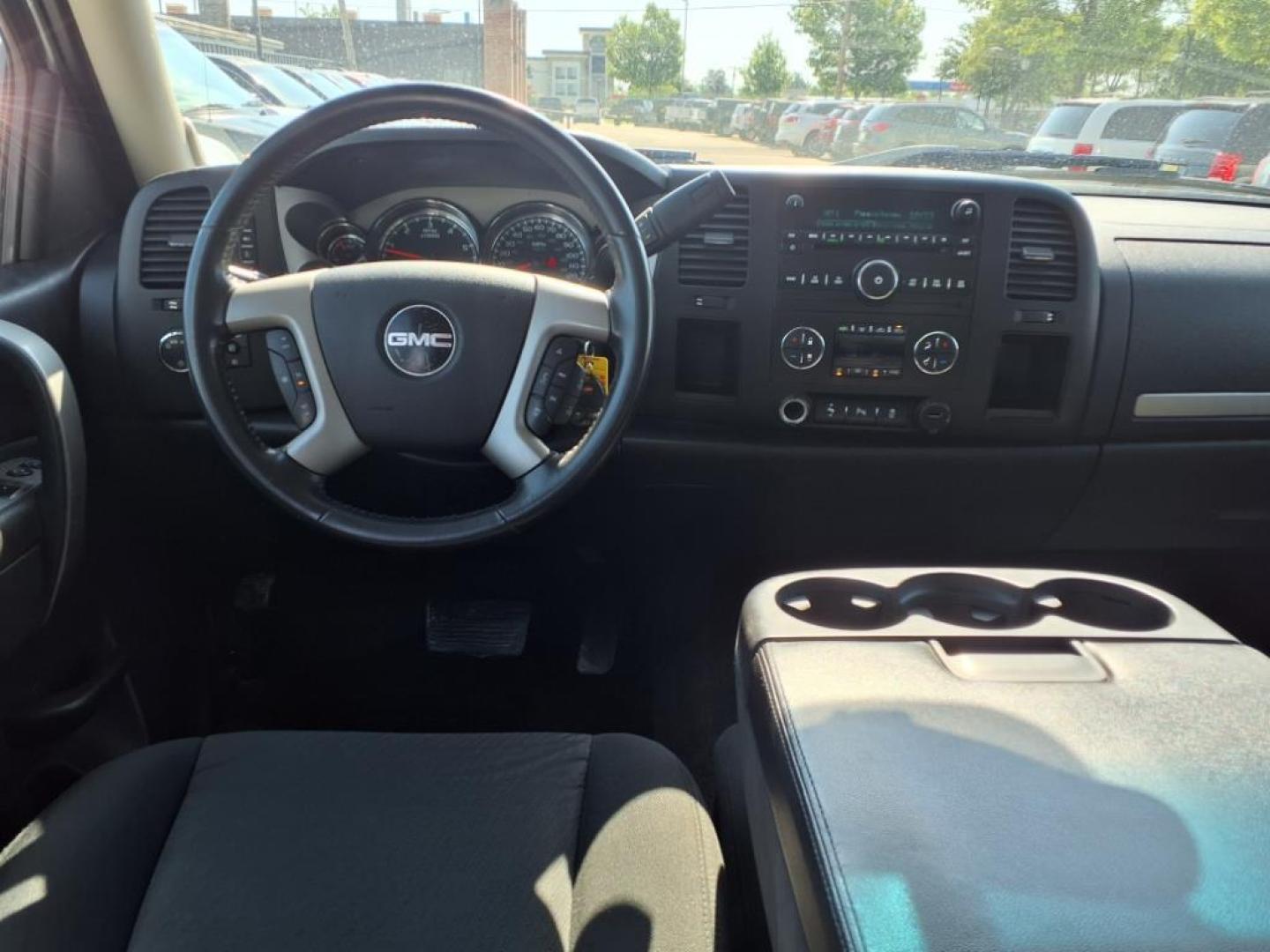 2012 Summit White GMC Sierra 1500 SLE (3GTP1VE01CG) with an 5.3L Vortec 5.3L Flex Fuel V8 315hp 335ft. lbs. Sequential-Port F.I. engine, 6-Speed Shiftable Automatic transmission, located at 1401 N. Hobart, Pampa, TX, 79065, (806) 665-9872, 35.549953, -100.975098 - Photo#8