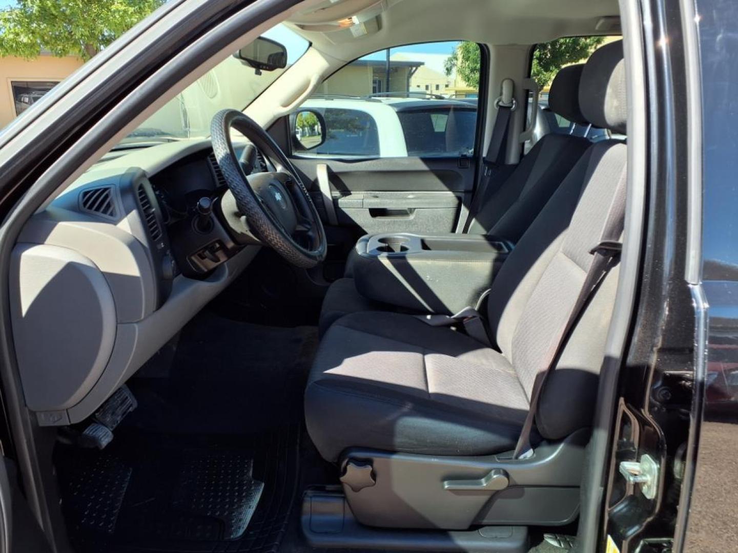2012 Black Chevrolet Silverado 1500 LS (3GCPCREA5CG) with an 4.8L Vortec 4.8L Flex Fuel V8 302hp 305ft. lbs. Sequential-Port F.I. engine, 4-Speed Automatic transmission, located at 1401 N. Hobart, Pampa, TX, 79065, (806) 665-9872, 35.549953, -100.975098 - Photo#9