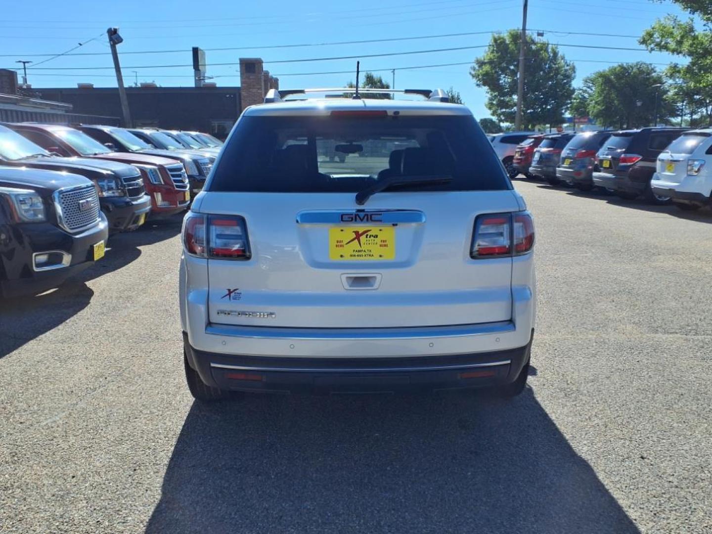2015 White Diamond Tricoat GMC Acadia SLT-2 (1GKKRSKDXFJ) with an 3.6L 3.6L V6 281hp 266ft. lbs. Direct Injection engine, 6-Speed Shiftable Automatic transmission, located at 1401 N. Hobart, Pampa, TX, 79065, (806) 665-9872, 35.549953, -100.975098 - Photo#3
